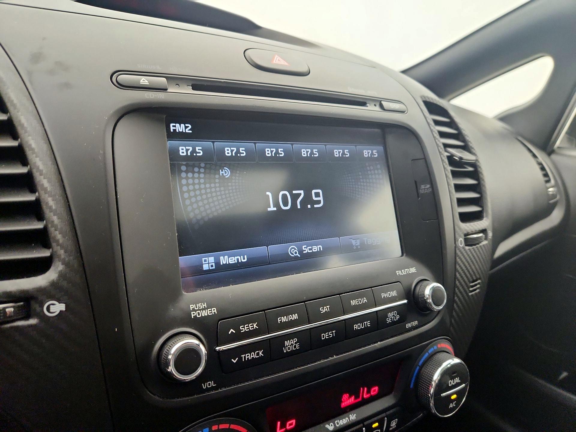 Thumbnail: 2016 Kia Forte - 16