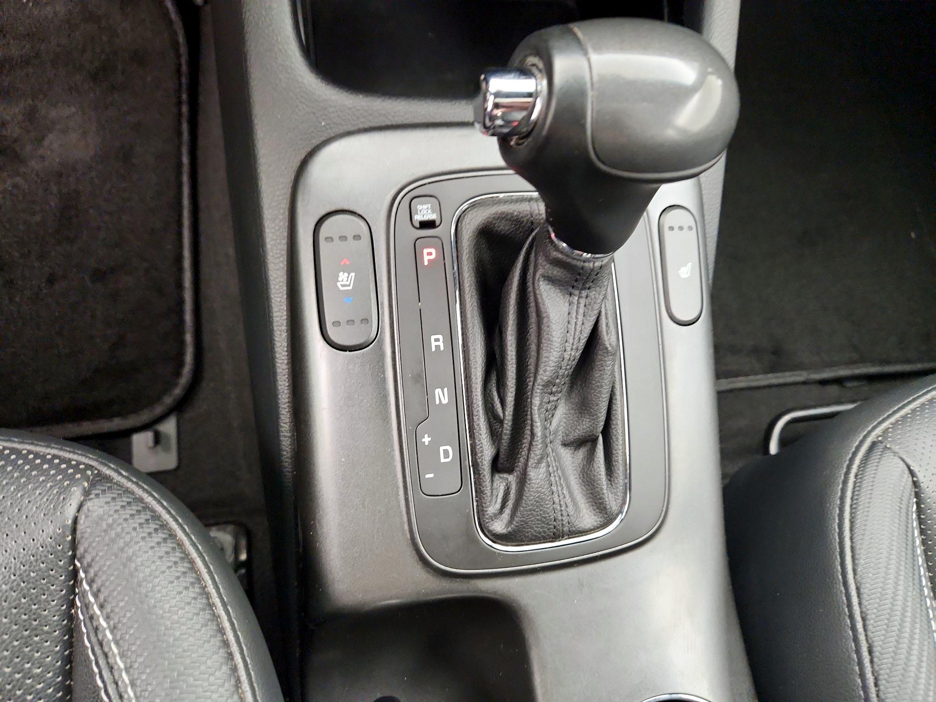 Thumbnail: 2016 Kia Forte - 18