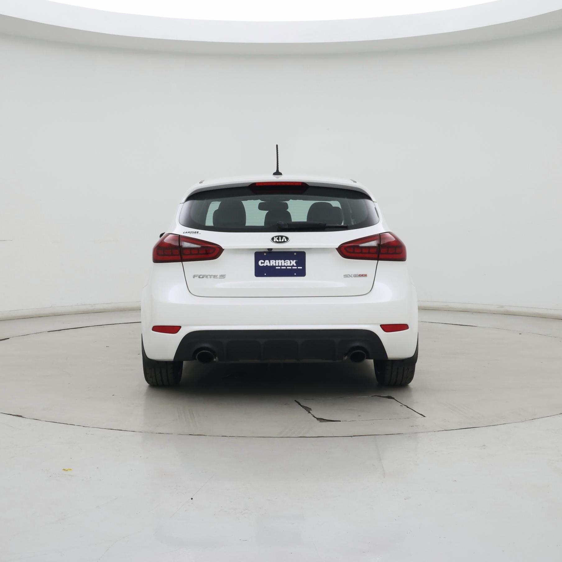 Thumbnail: 2016 Kia Forte - 6