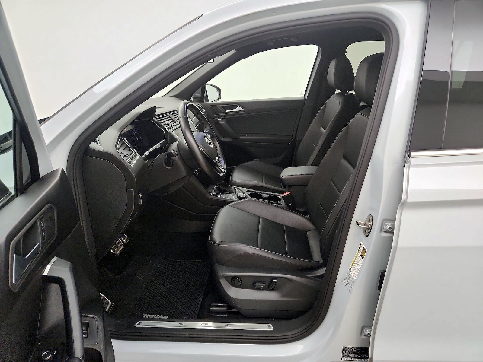 2019 Volkswagen Tiguan SEL R-Line - Photo 12