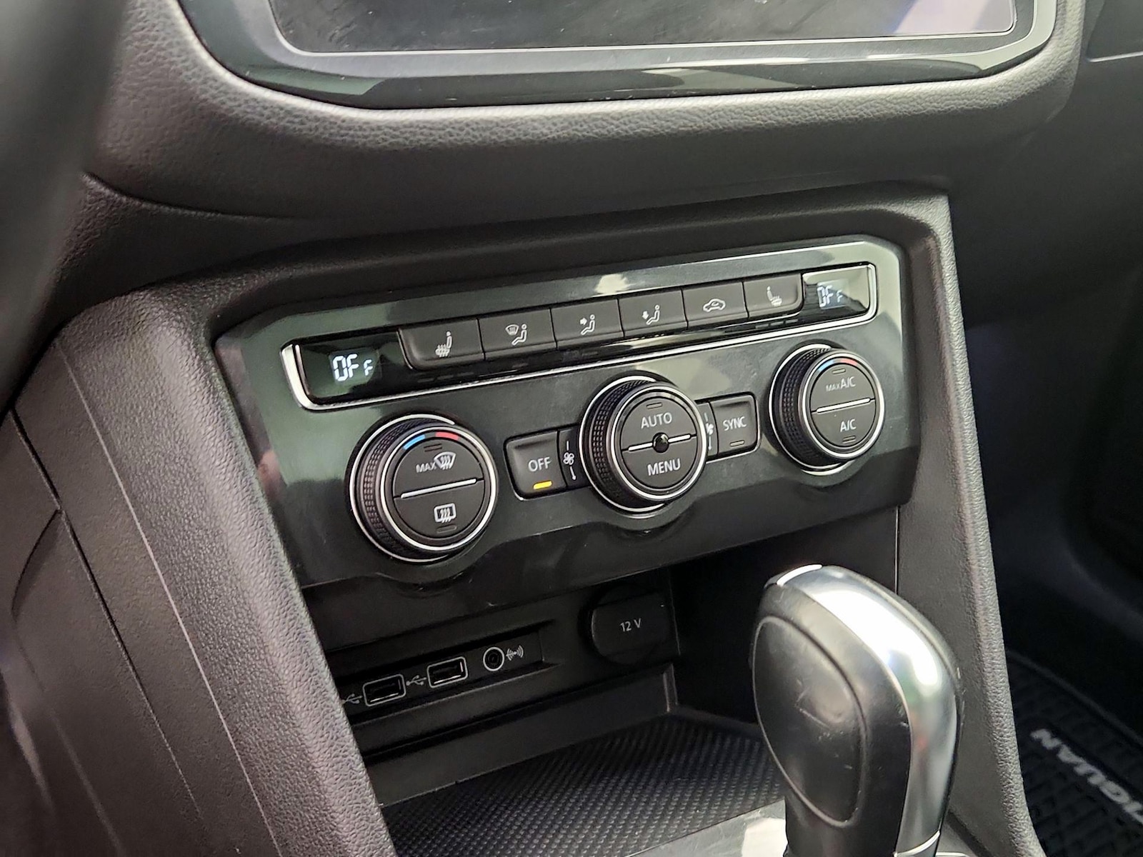 2019 Volkswagen Tiguan SEL R-Line - Photo 18
