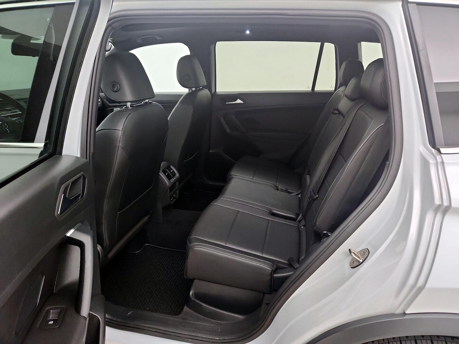 2019 Volkswagen Tiguan SEL R-Line - Photo 22