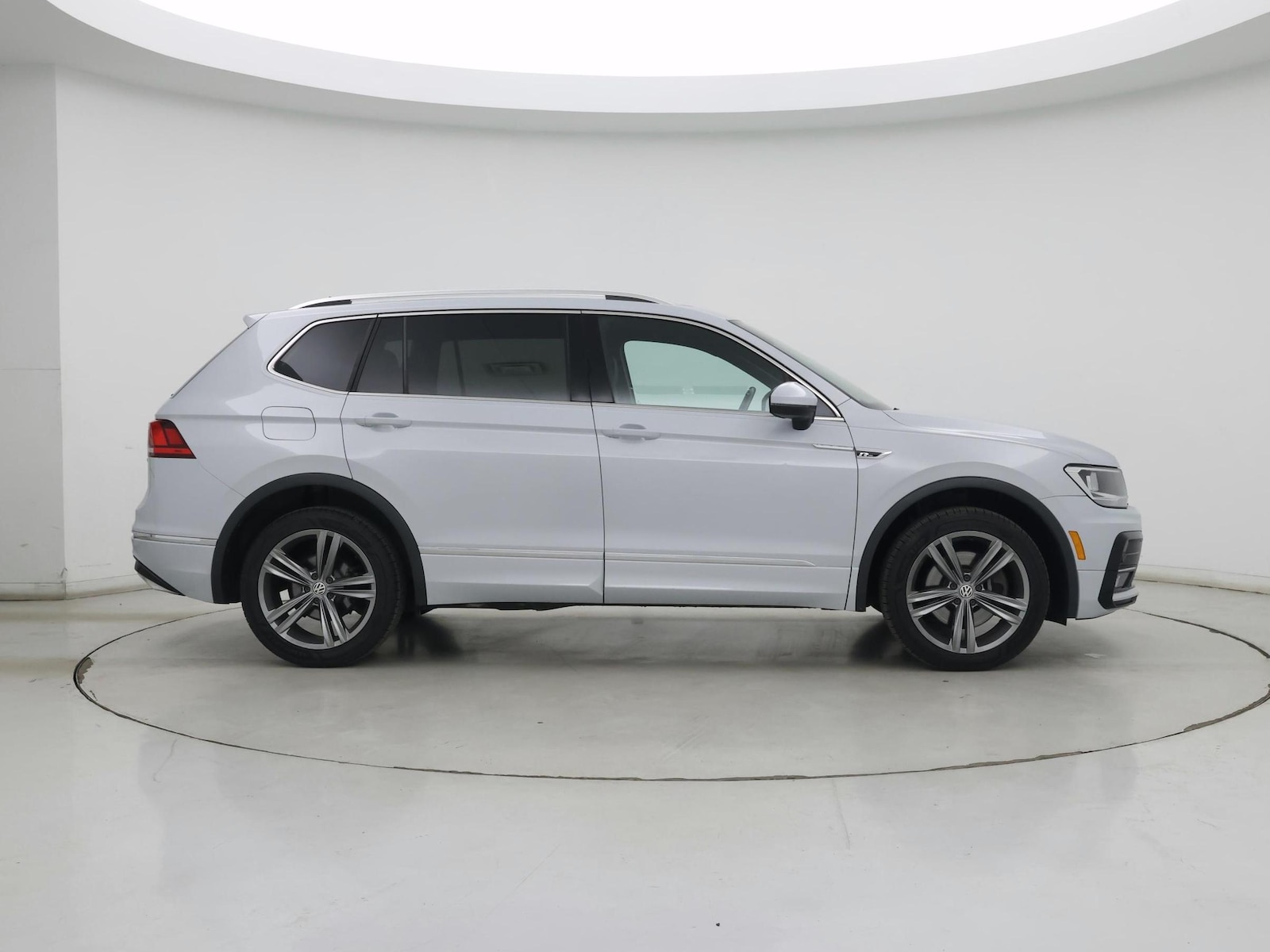2019 Volkswagen Tiguan SEL R-Line - Photo 8