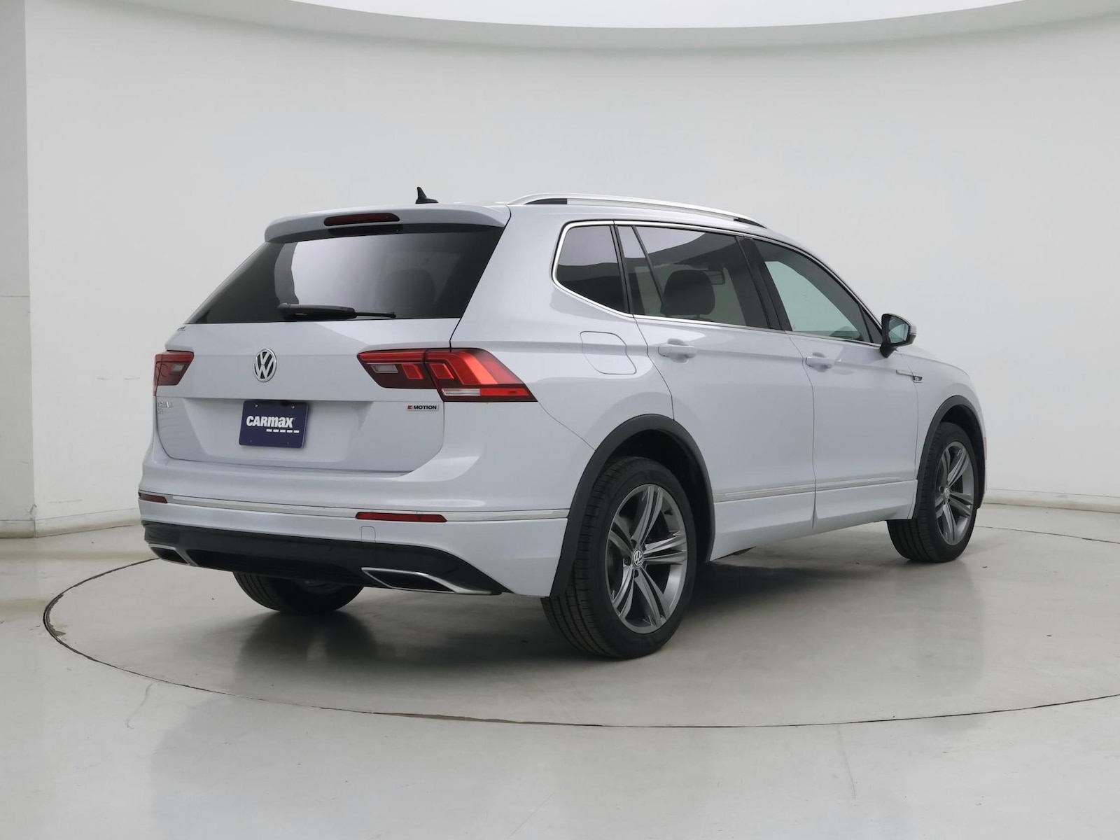 2019 Volkswagen Tiguan SEL R-Line - Photo 9