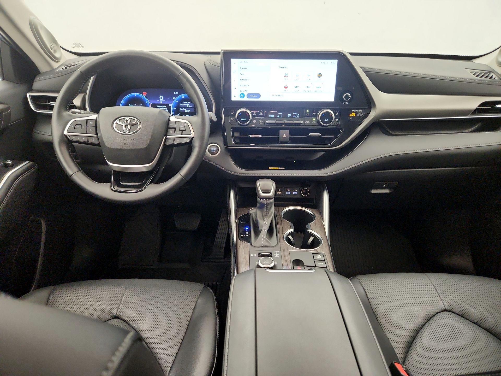 Thumbnail: 2024 Toyota Highlander - 9