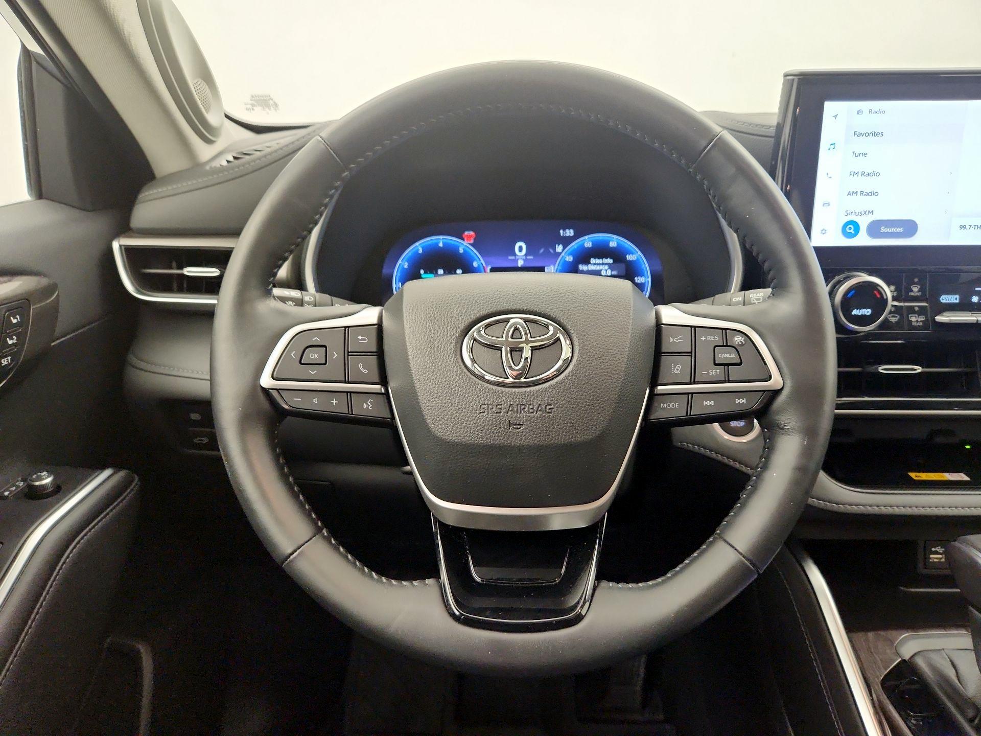 Thumbnail: 2024 Toyota Highlander - 10