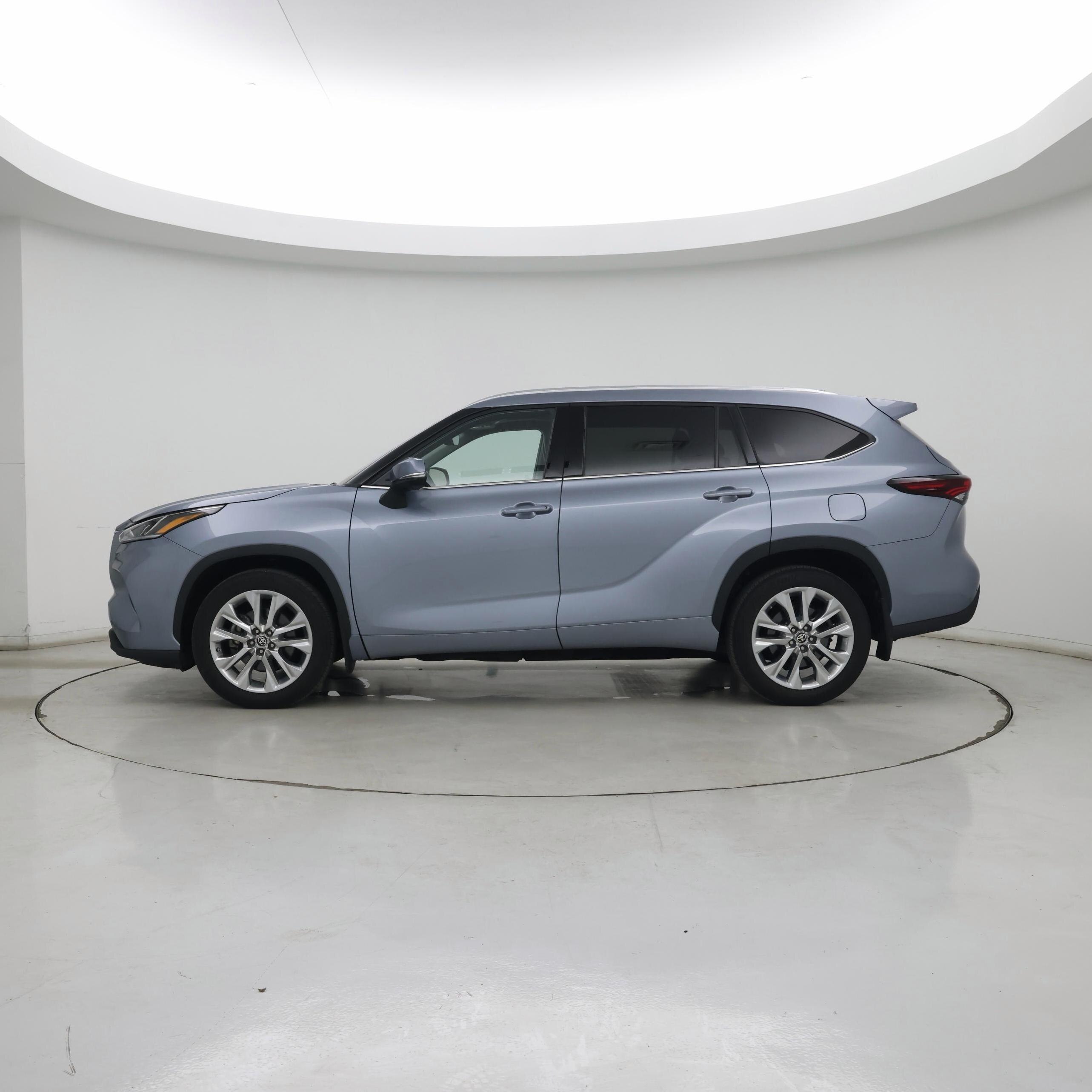 Thumbnail: 2024 Toyota Highlander - 3