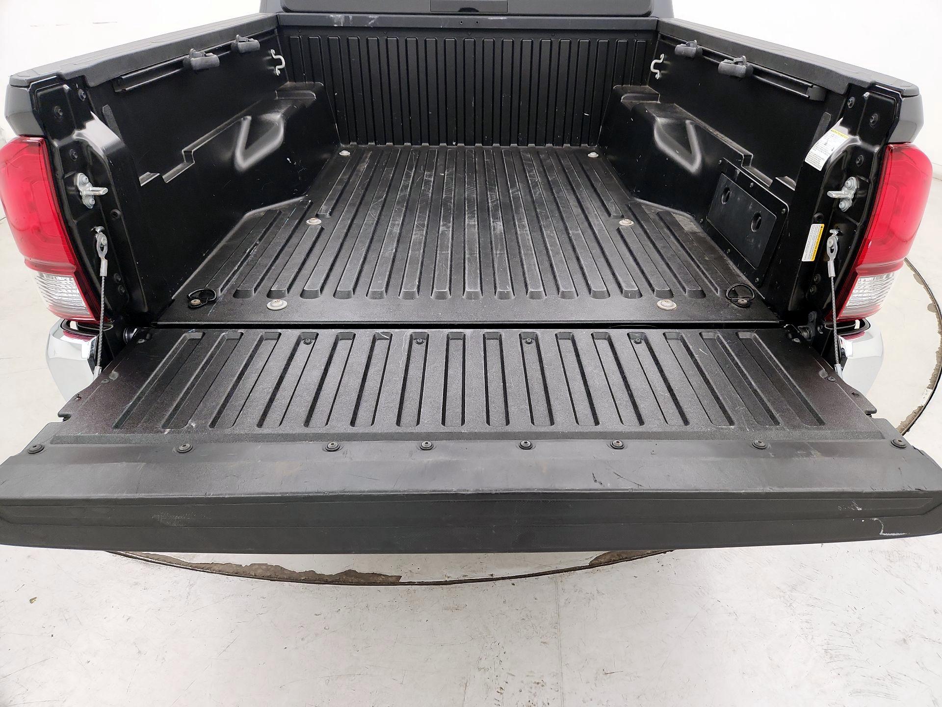 Thumbnail: 2022 Toyota Tacoma - 20