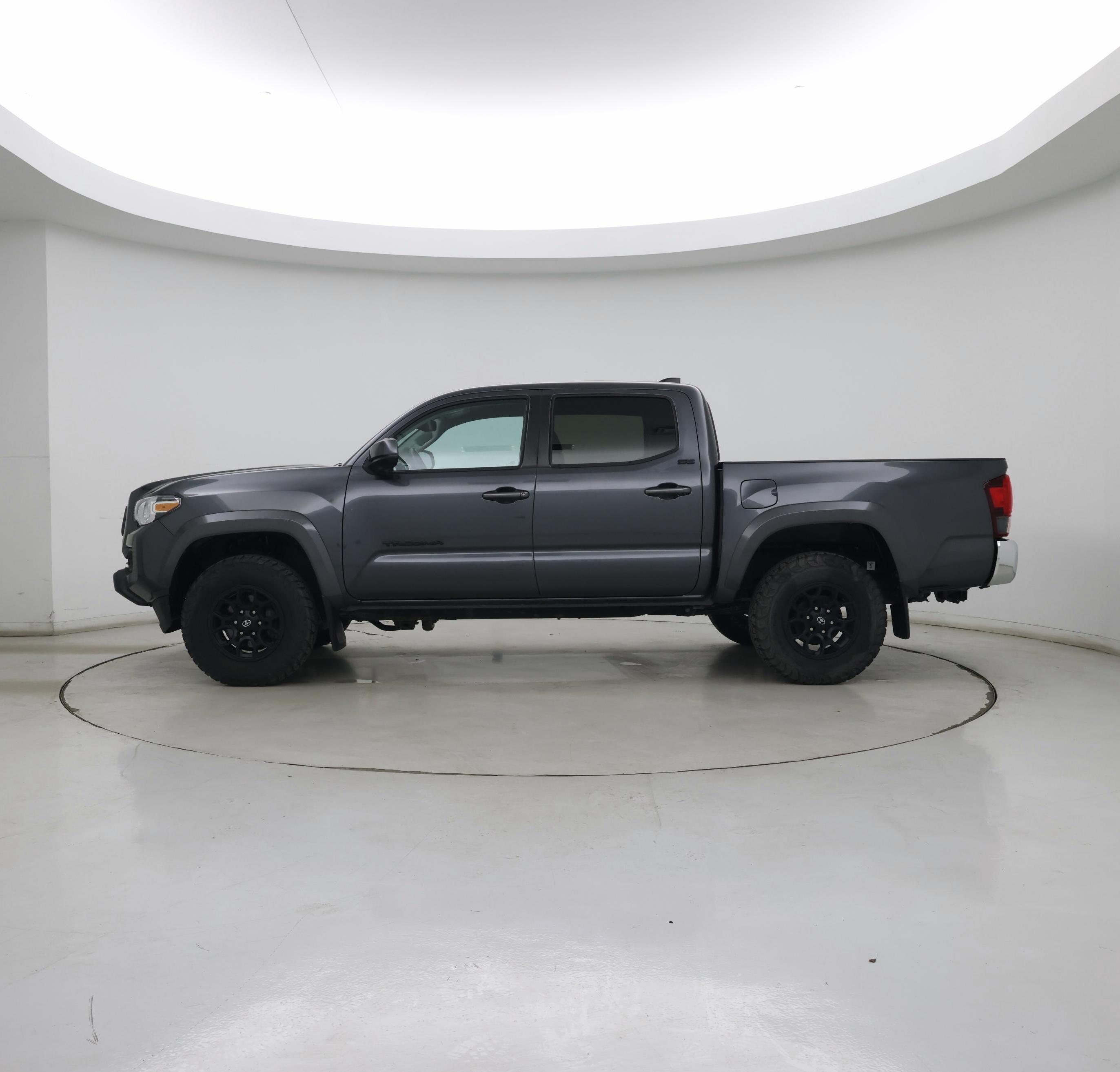 Thumbnail: 2022 Toyota Tacoma - 3