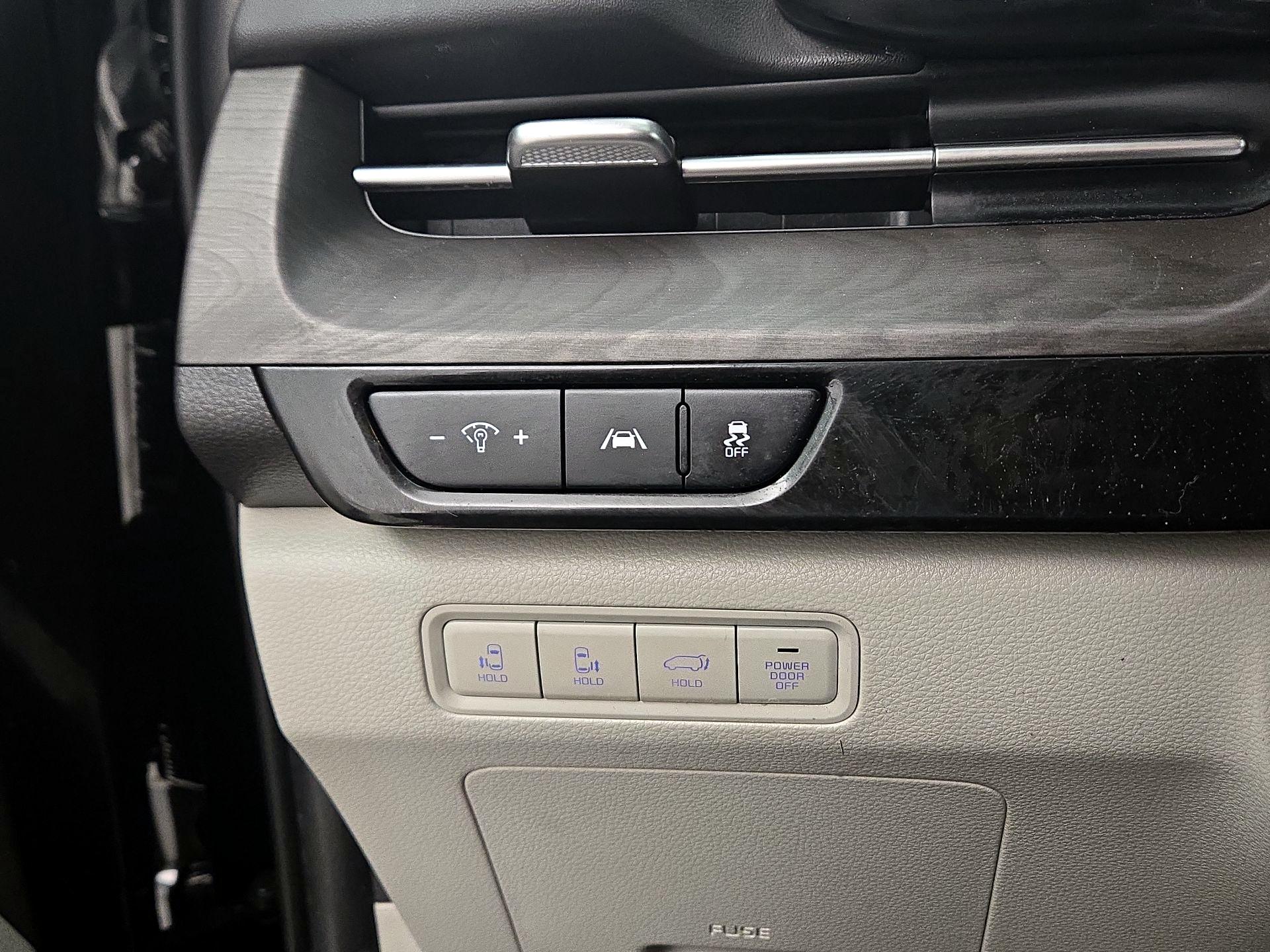 Thumbnail: 2024 Kia Carnival - 13