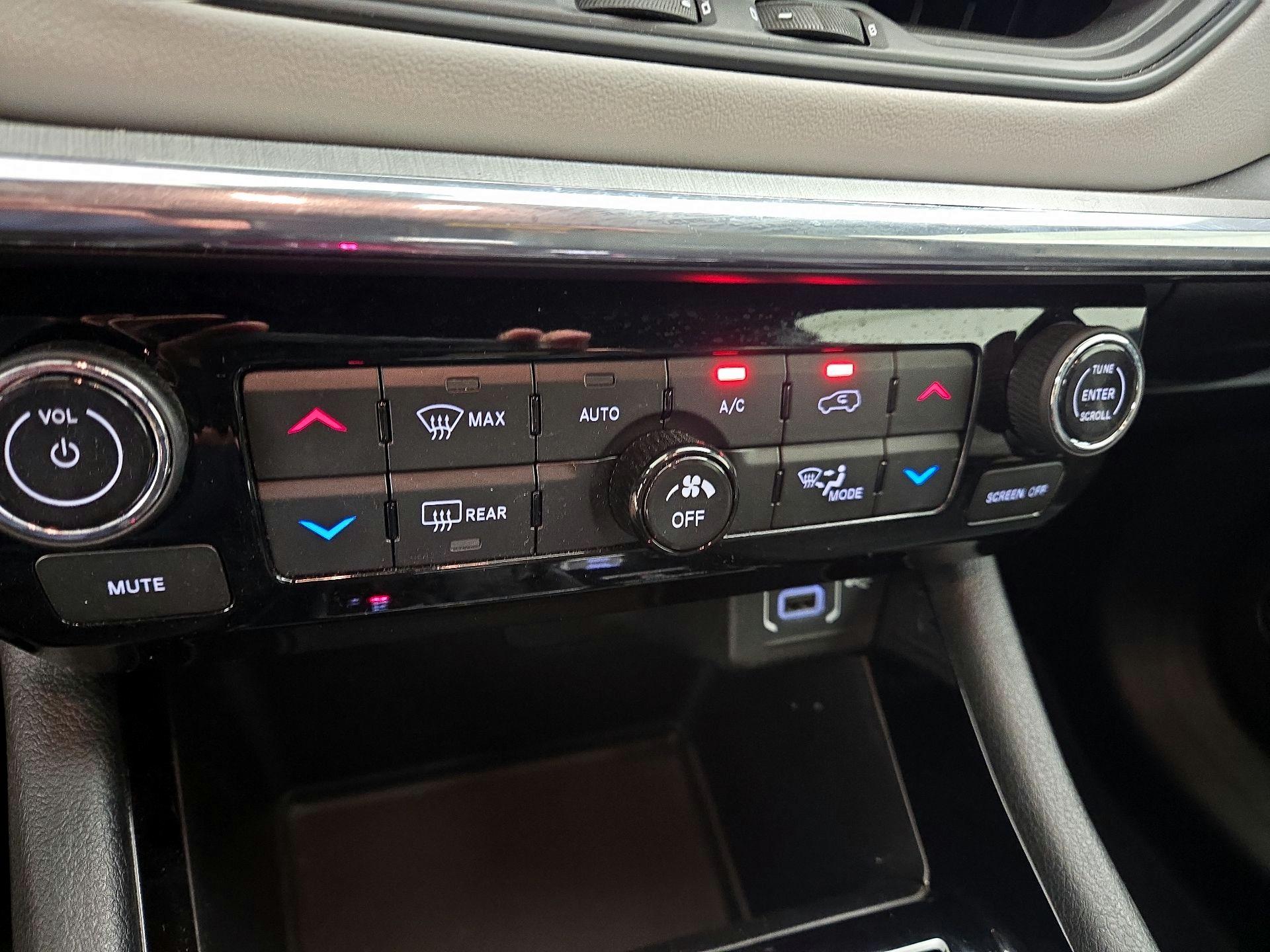 Thumbnail: 2023 Jeep Compass - 16