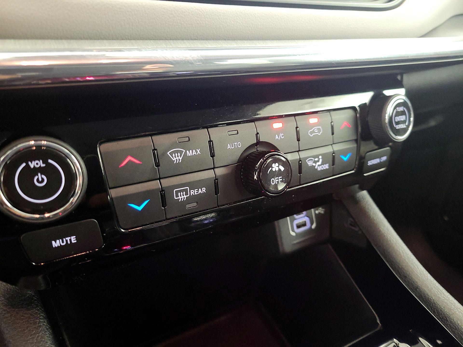 Thumbnail: 2022 Jeep Compass - 17