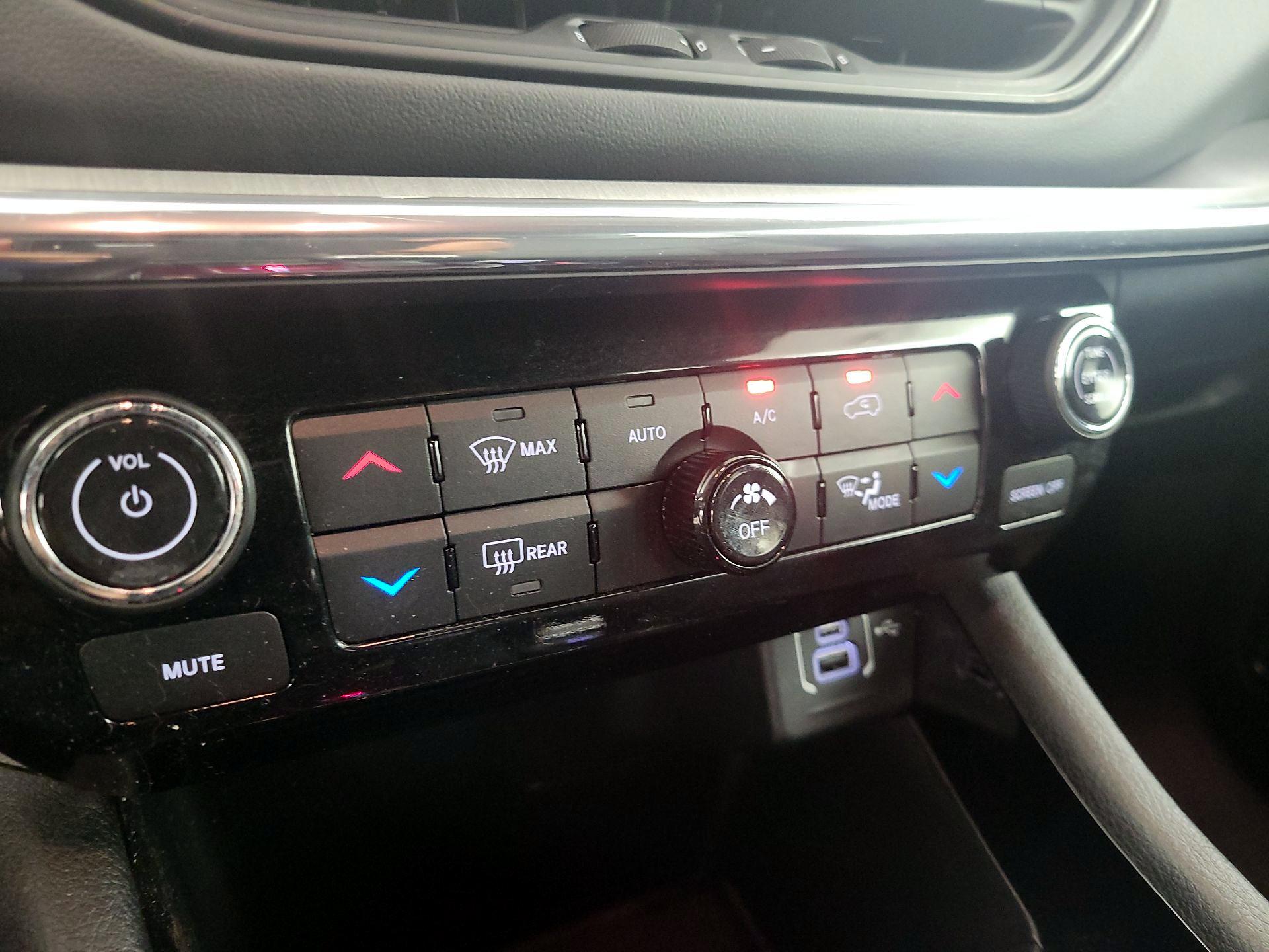 Thumbnail: 2022 Jeep Compass - 16