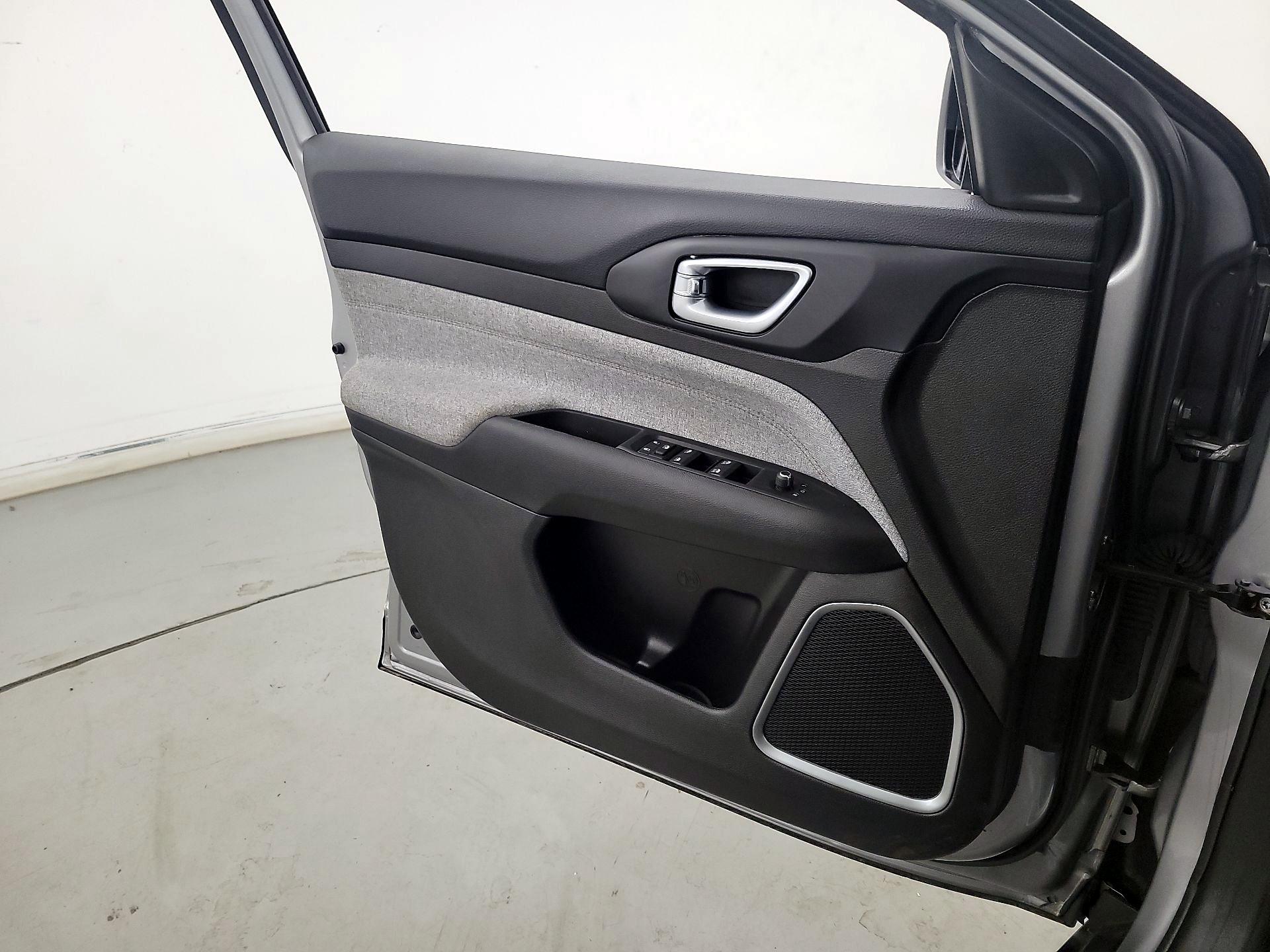 Thumbnail: 2022 Jeep Compass - 12