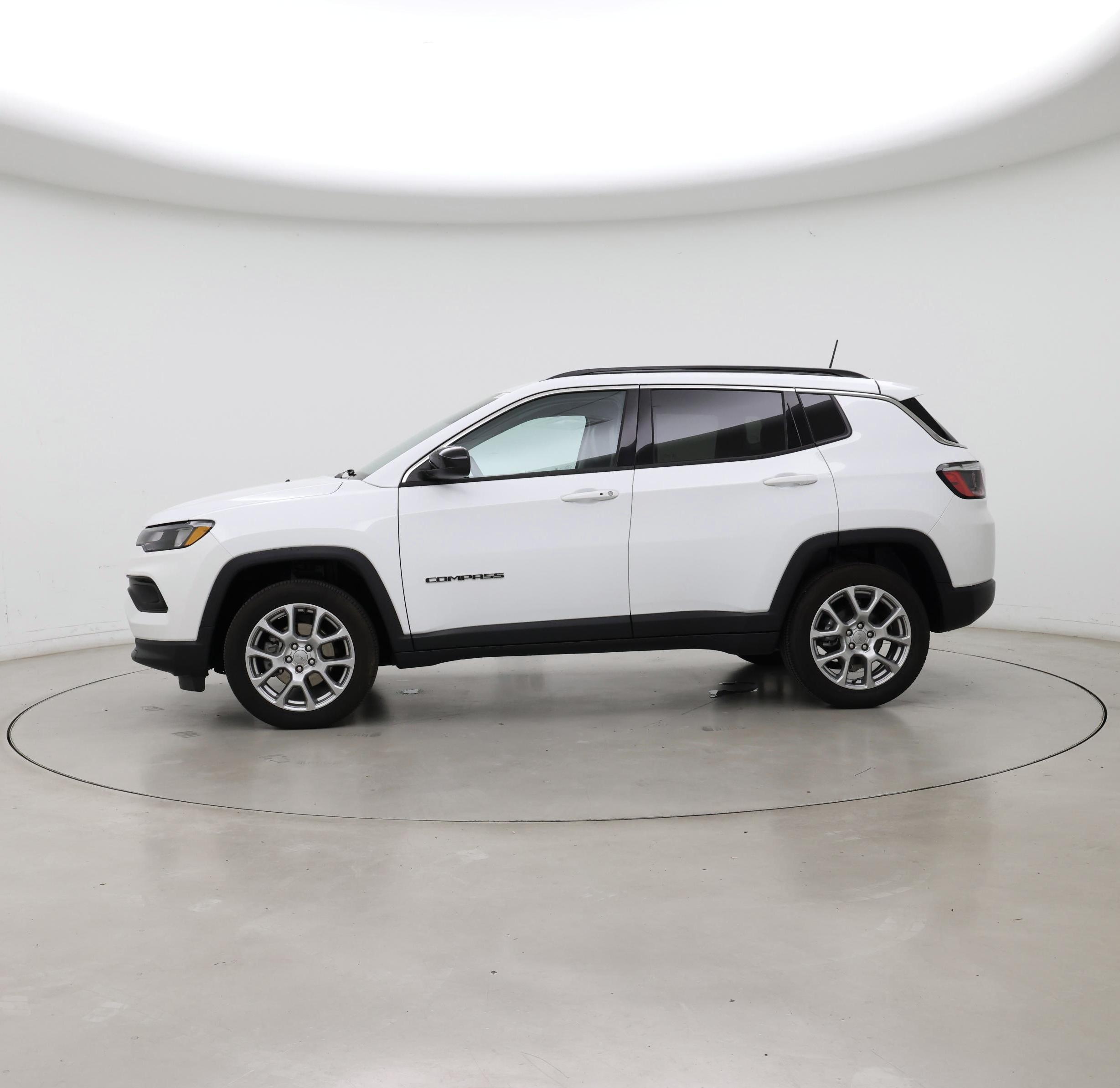 Thumbnail: 2022 Jeep Compass - 3