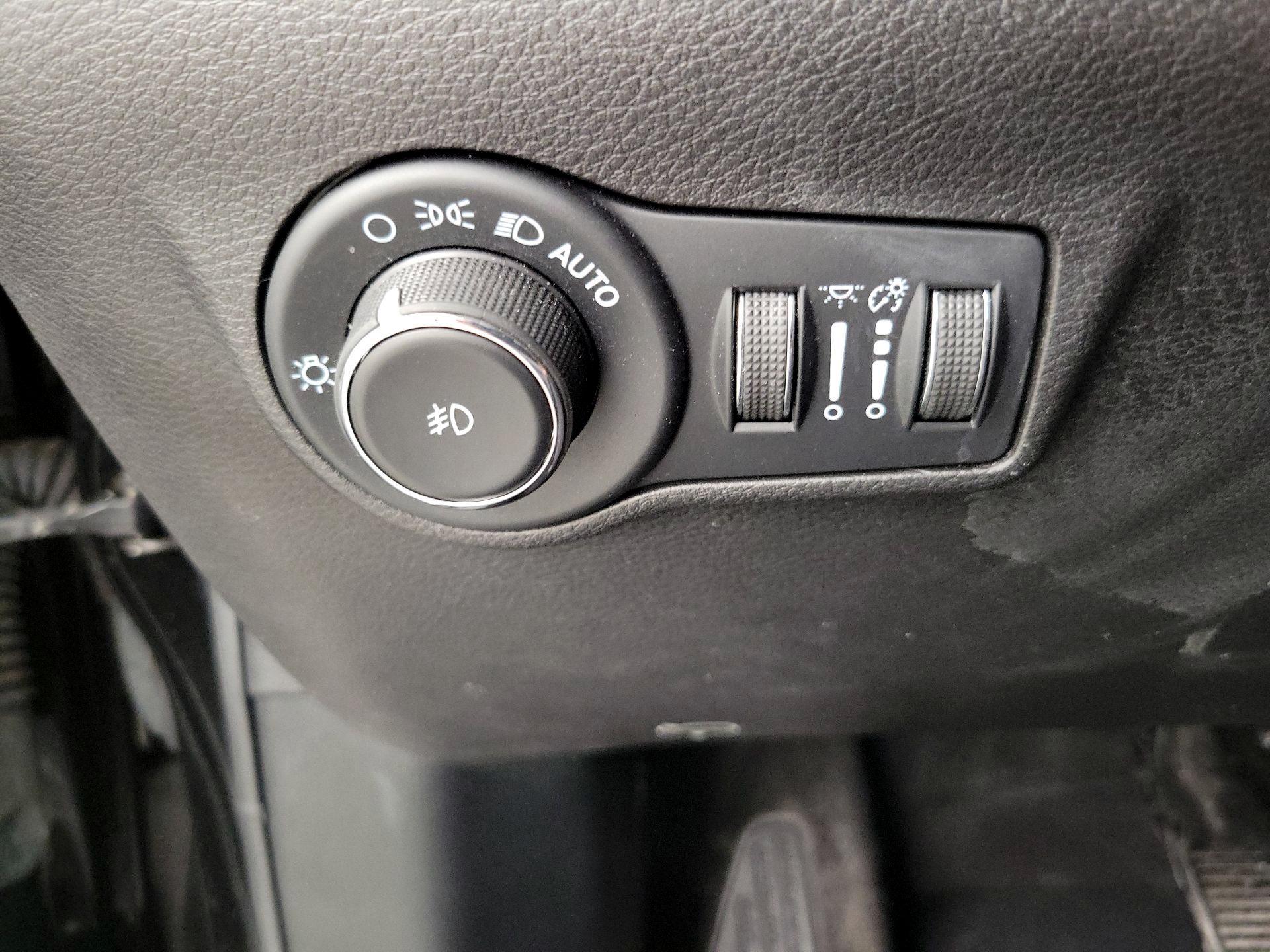 Thumbnail: 2022 Jeep Compass - 13