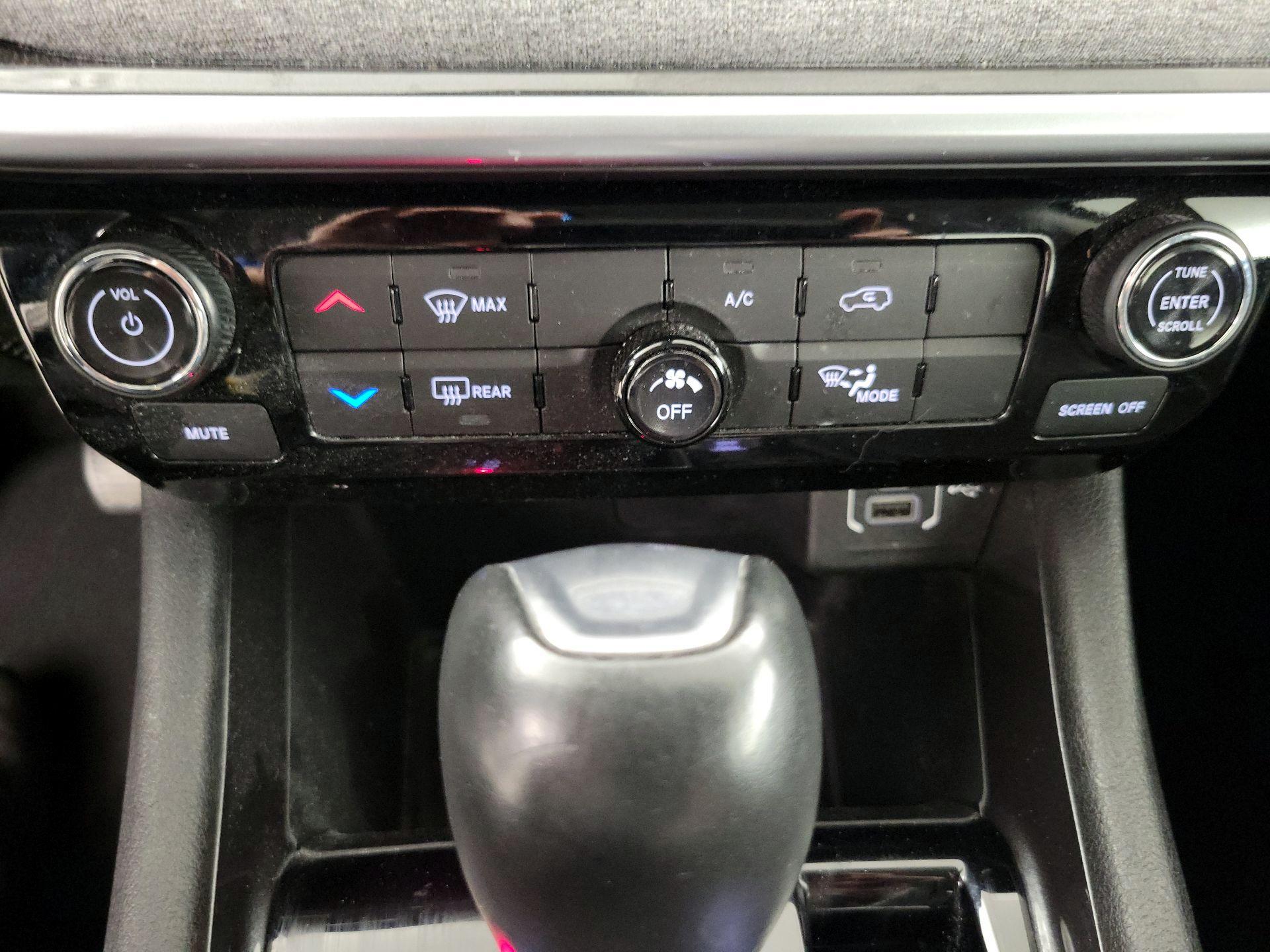 Thumbnail: 2022 Jeep Compass - 16