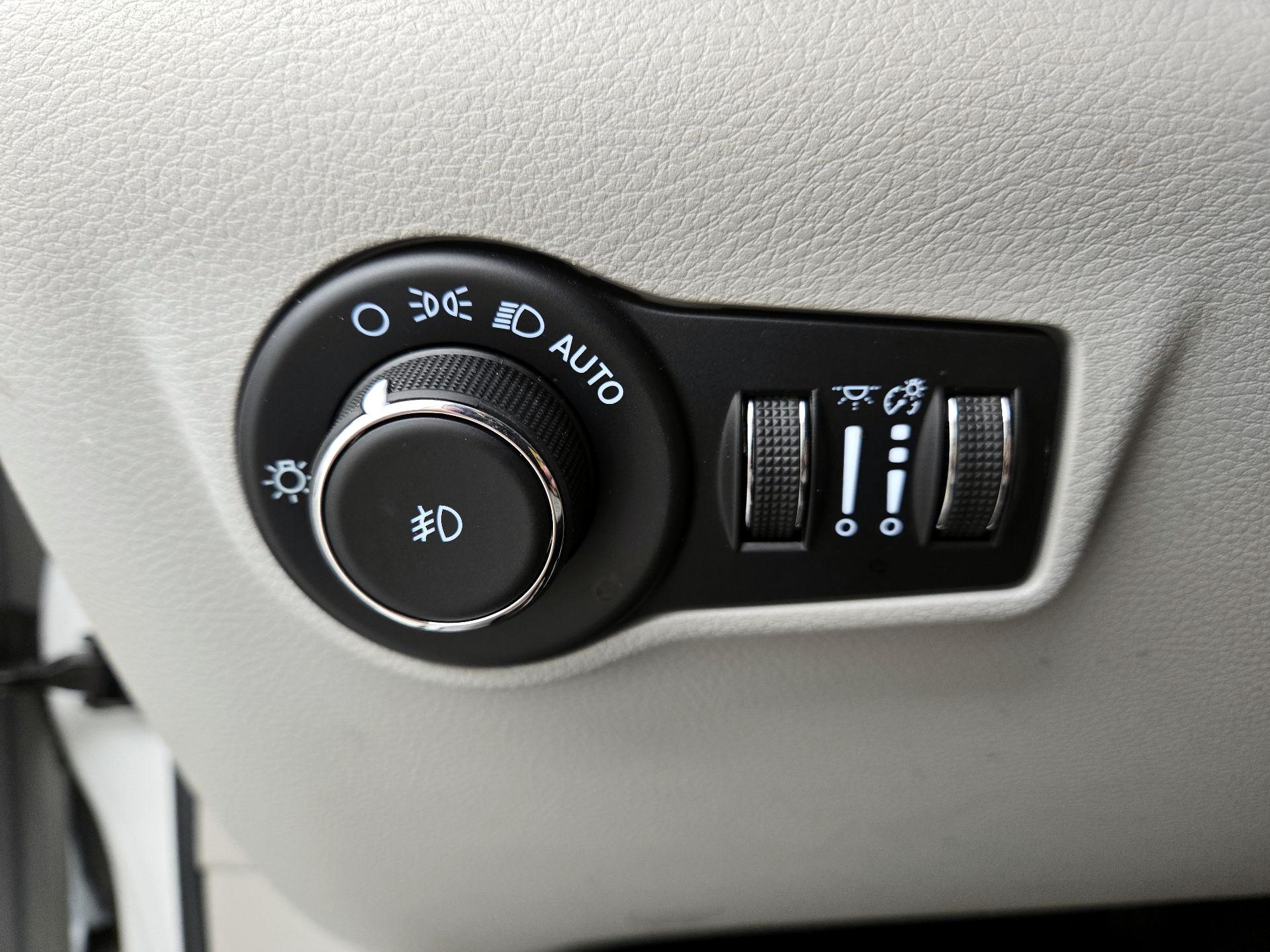 Thumbnail: 2022 Jeep Compass - 13