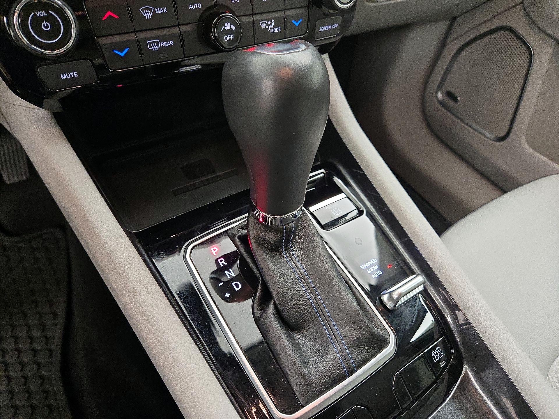 Thumbnail: 2022 Jeep Compass - 17