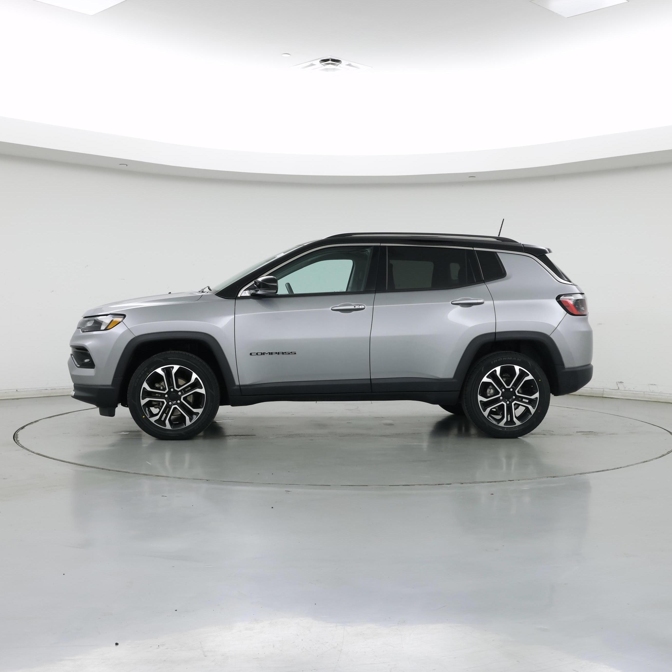 Thumbnail: 2022 Jeep Compass - 3