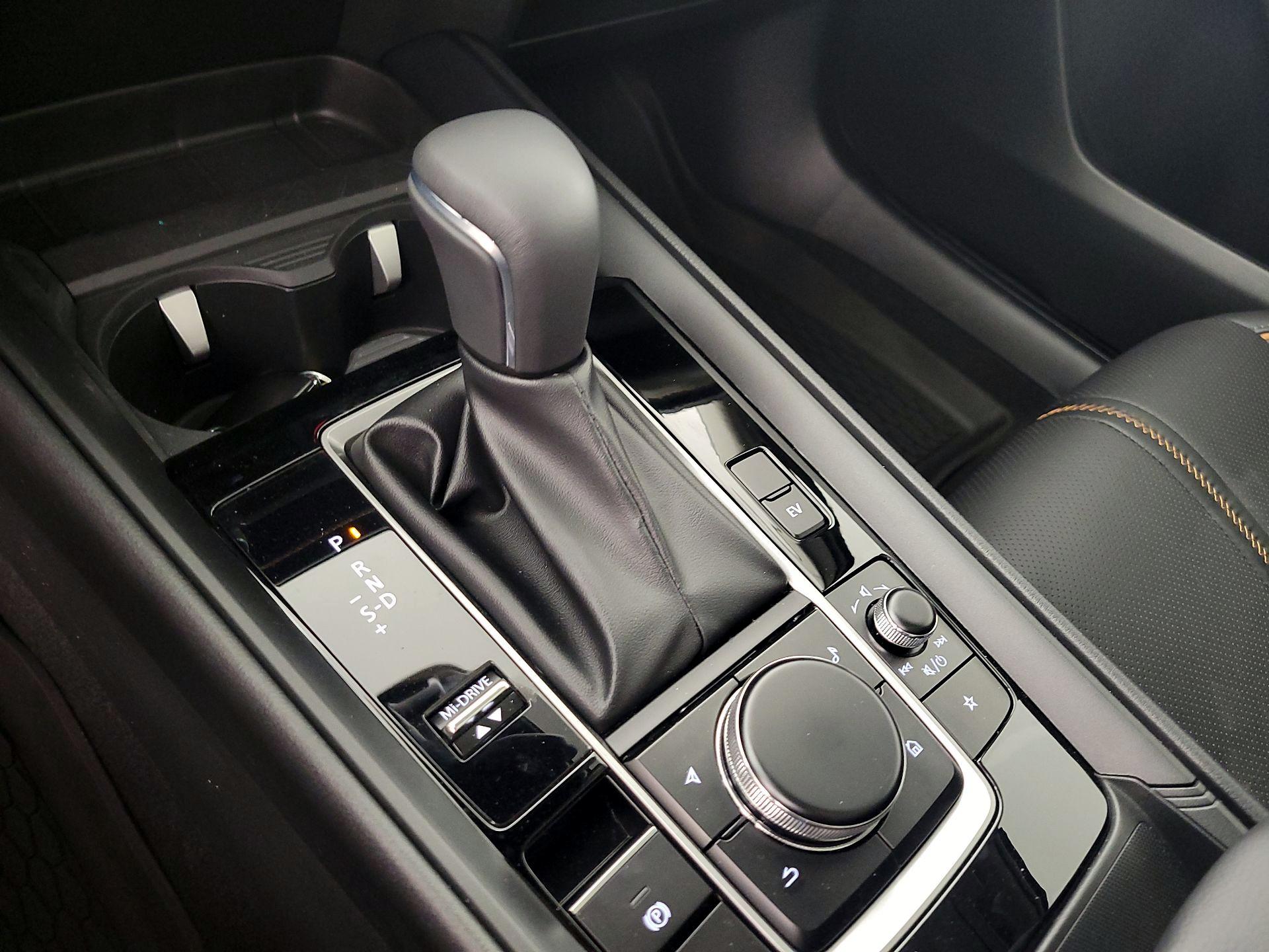 Thumbnail: 2025 Mazda CX-50 - 17