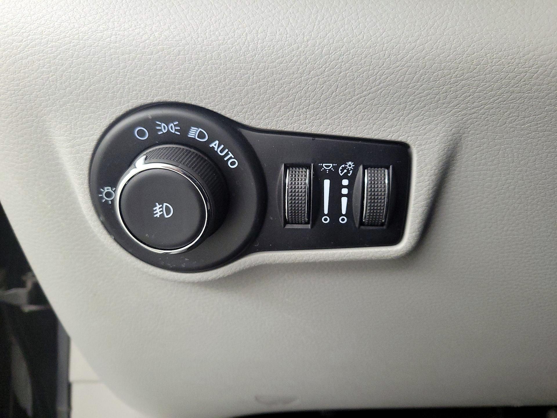 Thumbnail: 2022 Jeep Compass - 13