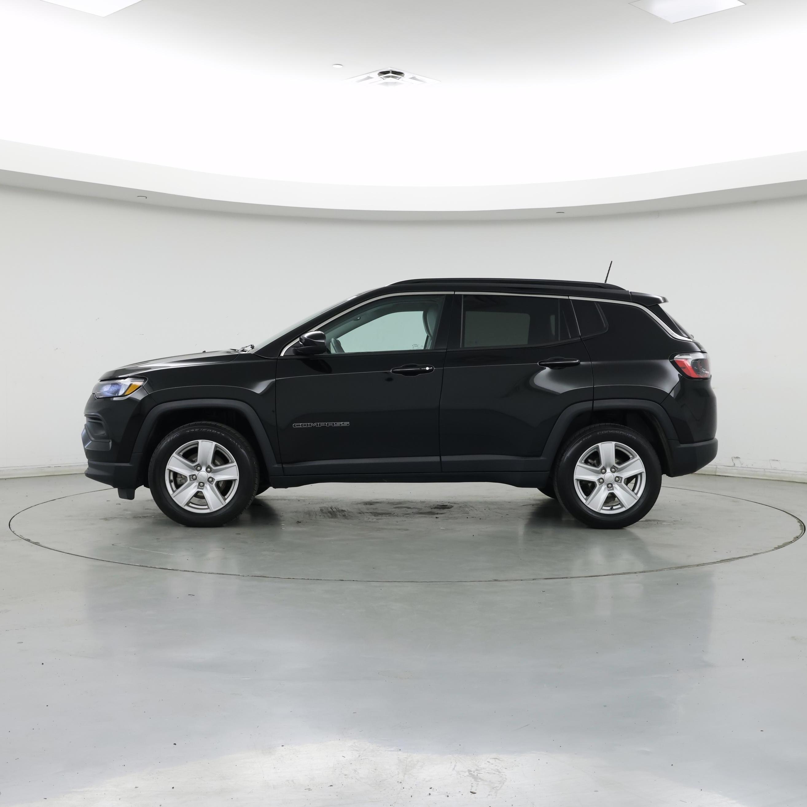 Thumbnail: 2022 Jeep Compass - 3