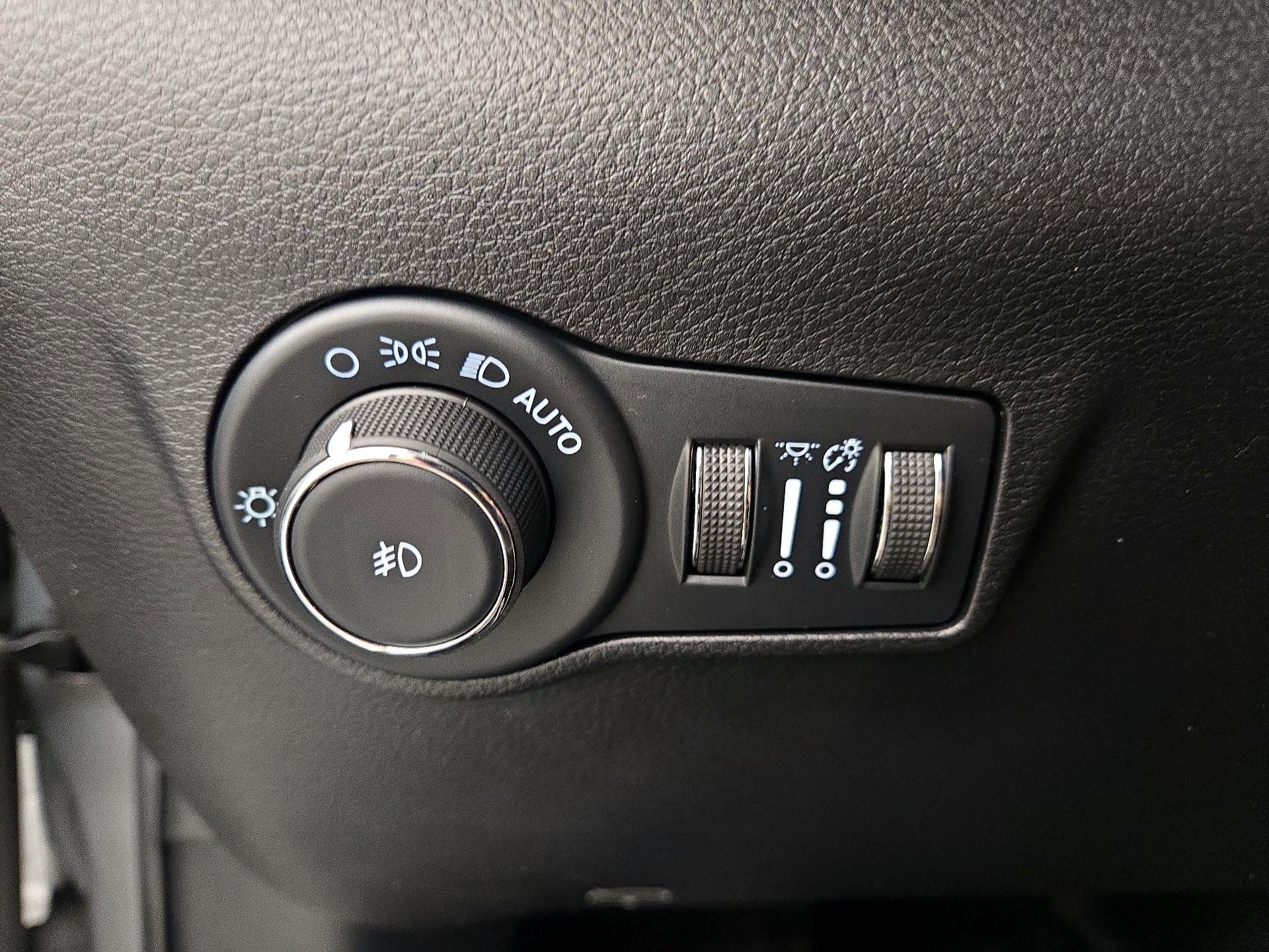 Thumbnail: 2022 Jeep Compass - 13