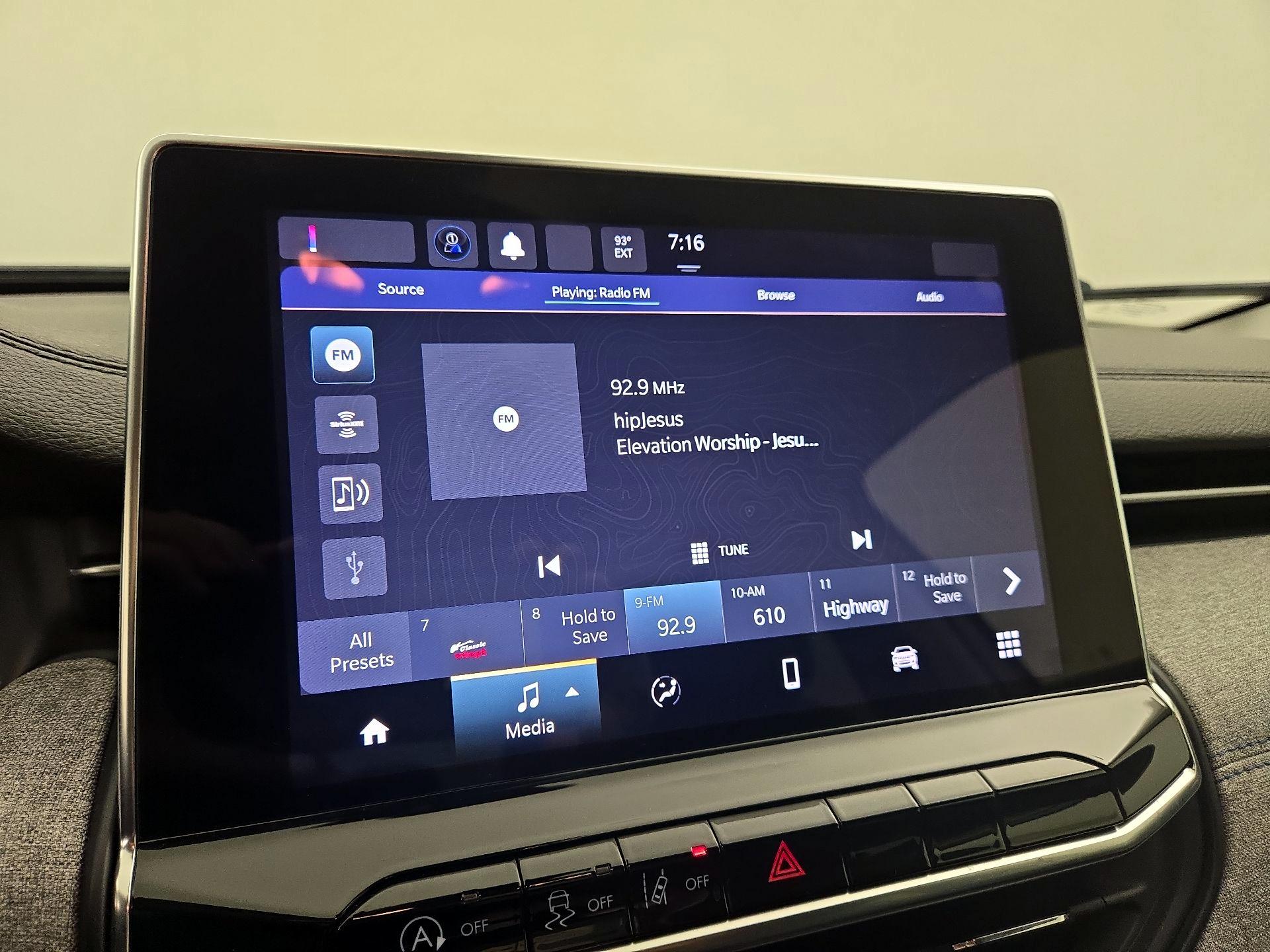 Thumbnail: 2022 Jeep Compass - 15