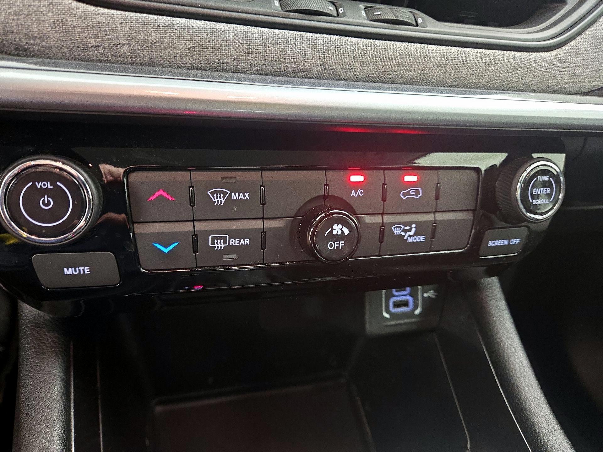 Thumbnail: 2022 Jeep Compass - 16