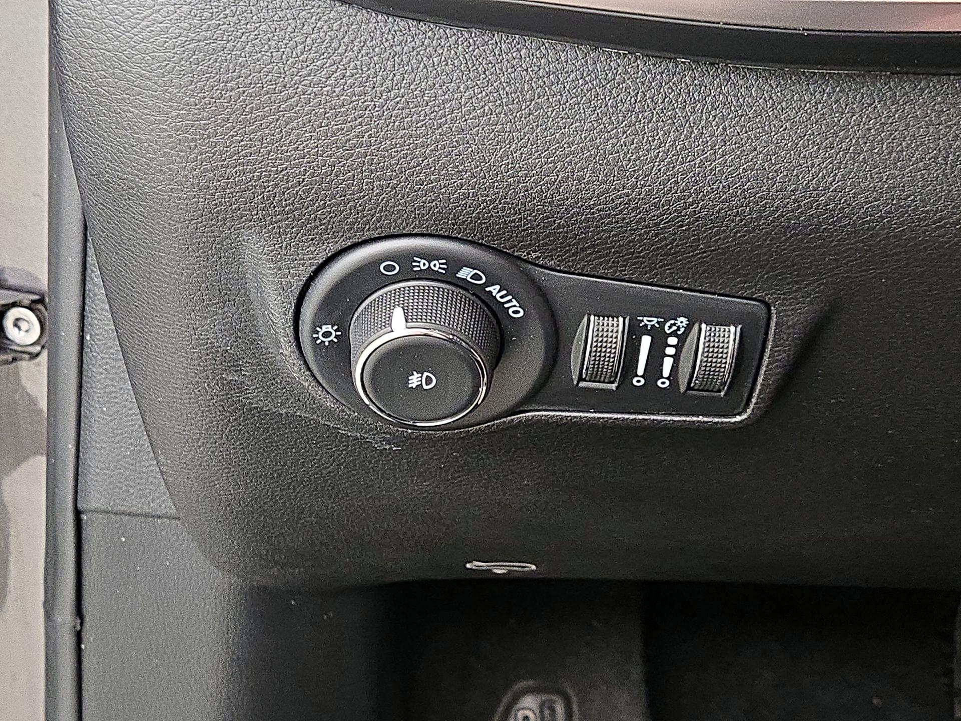 Thumbnail: 2023 Jeep Compass - 13