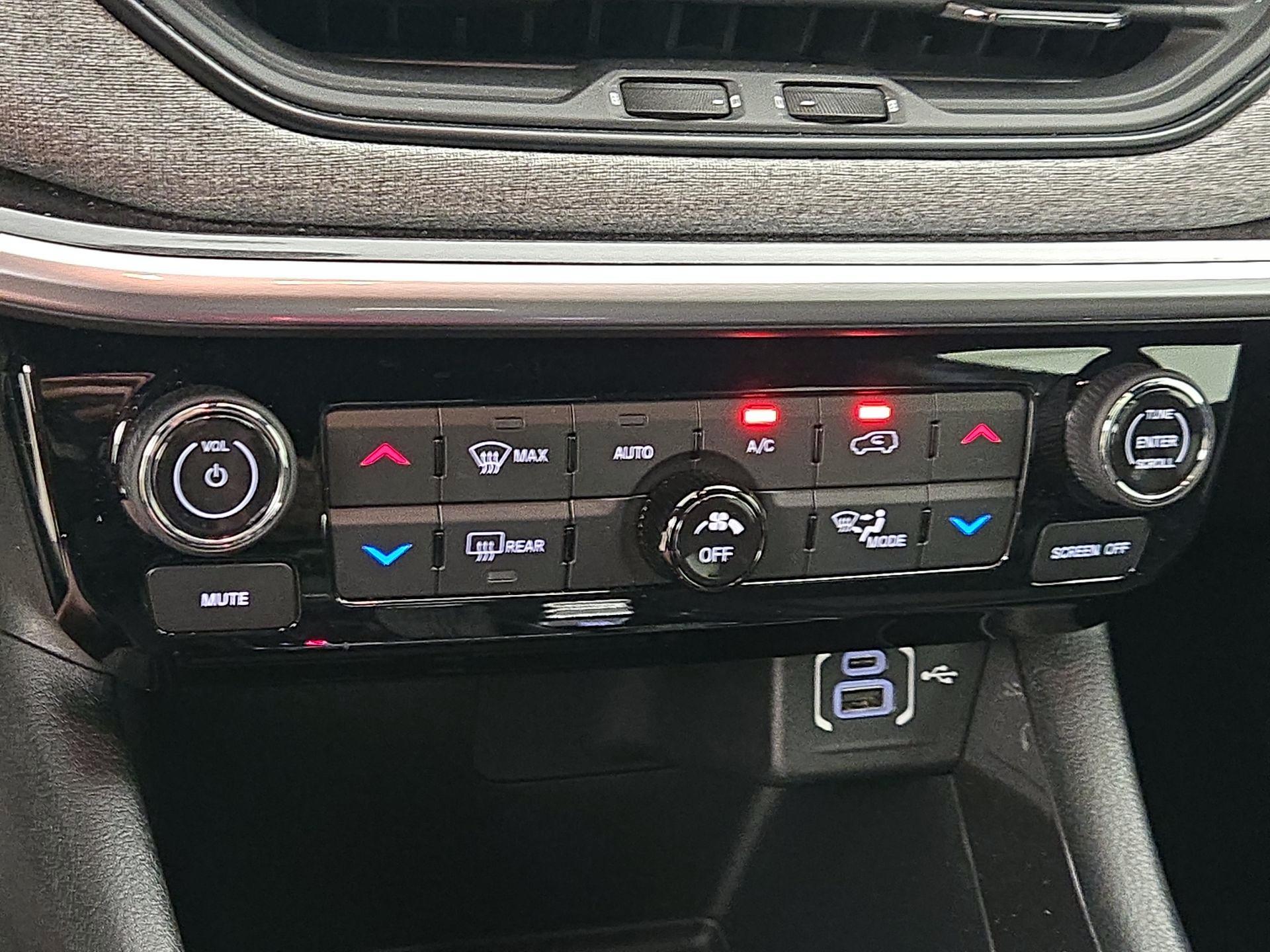 Thumbnail: 2023 Jeep Compass - 16