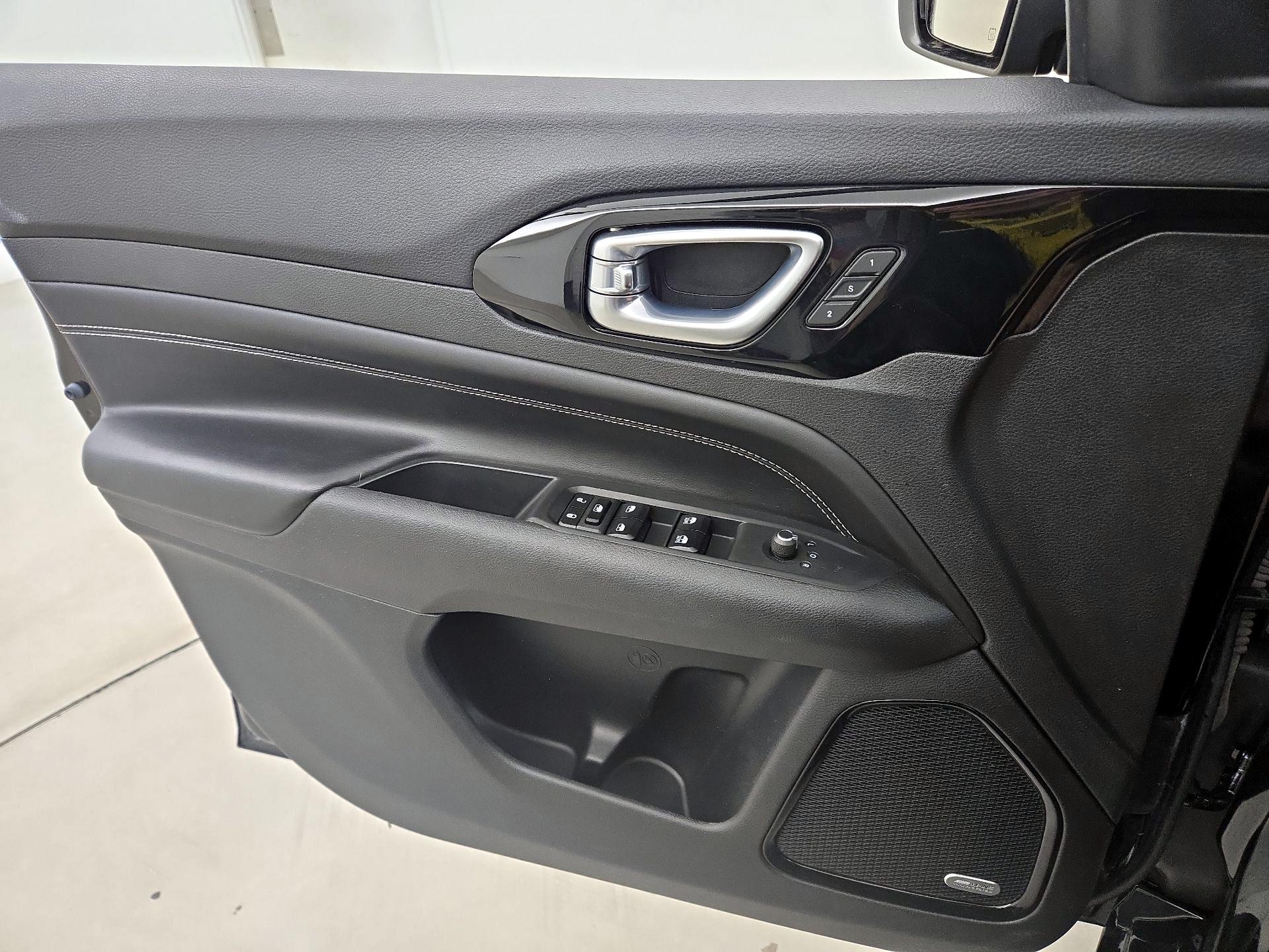 Thumbnail: 2022 Jeep Compass - 12