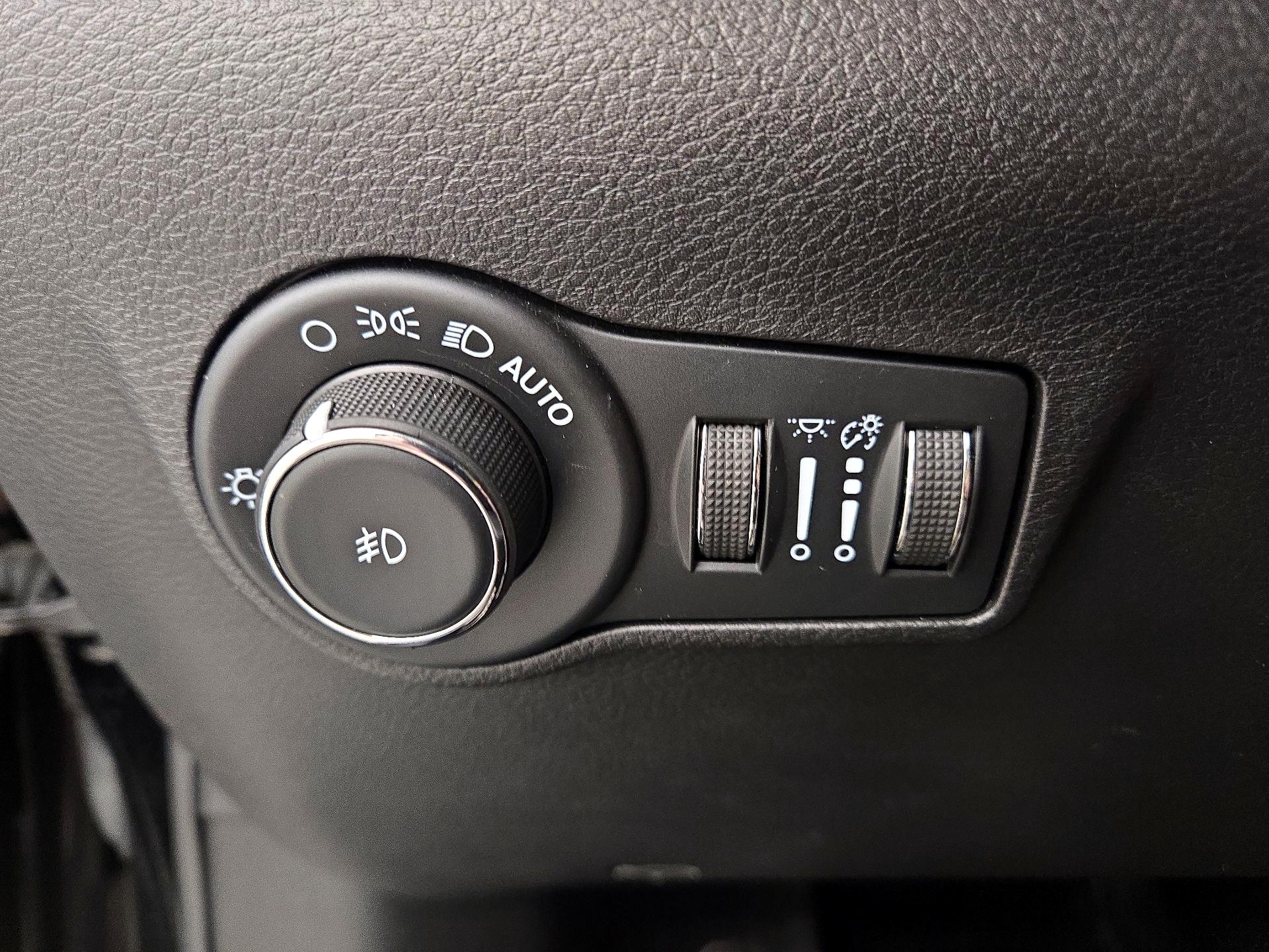Thumbnail: 2022 Jeep Compass - 13
