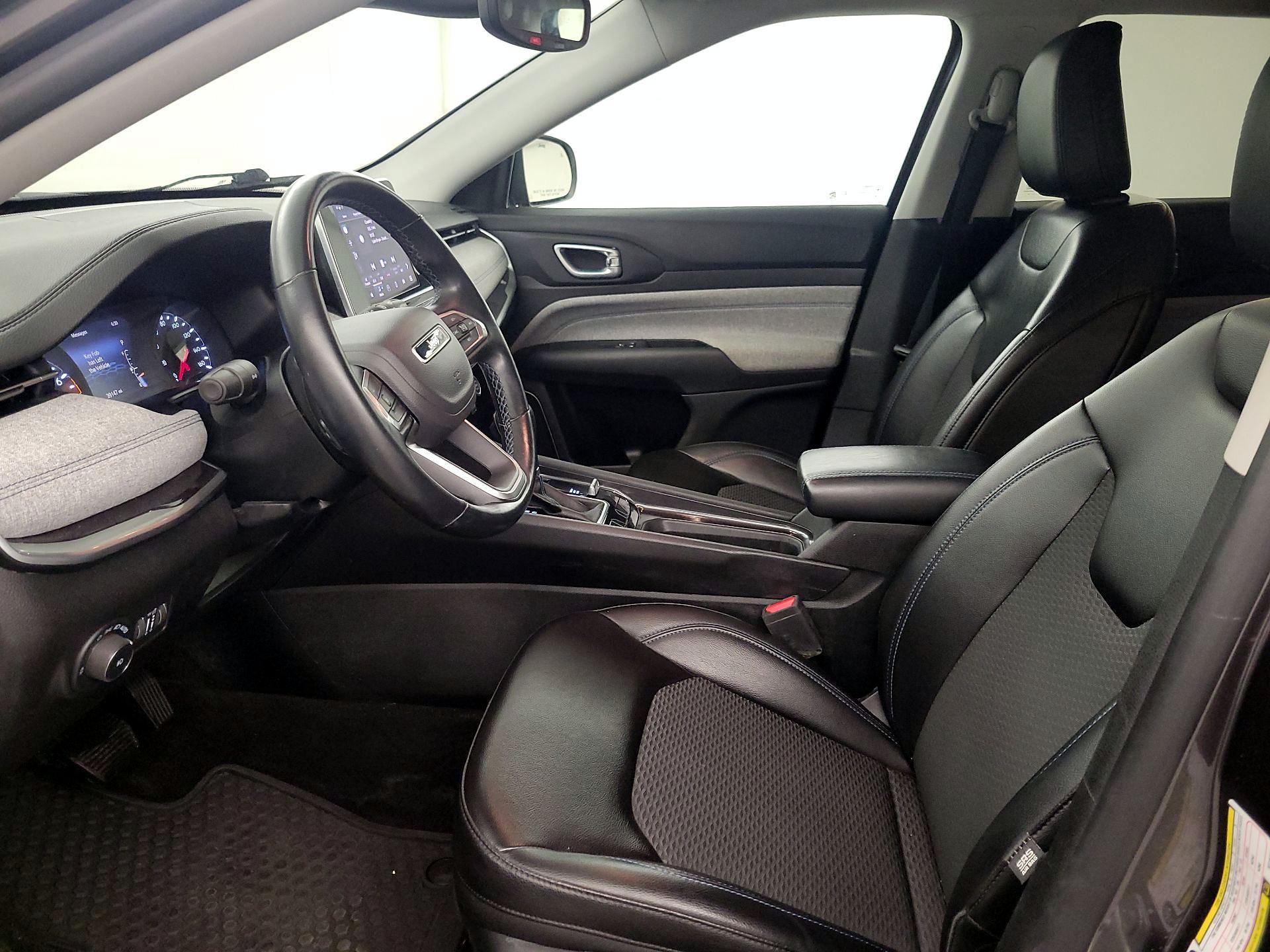 Thumbnail: 2022 Jeep Compass - 11