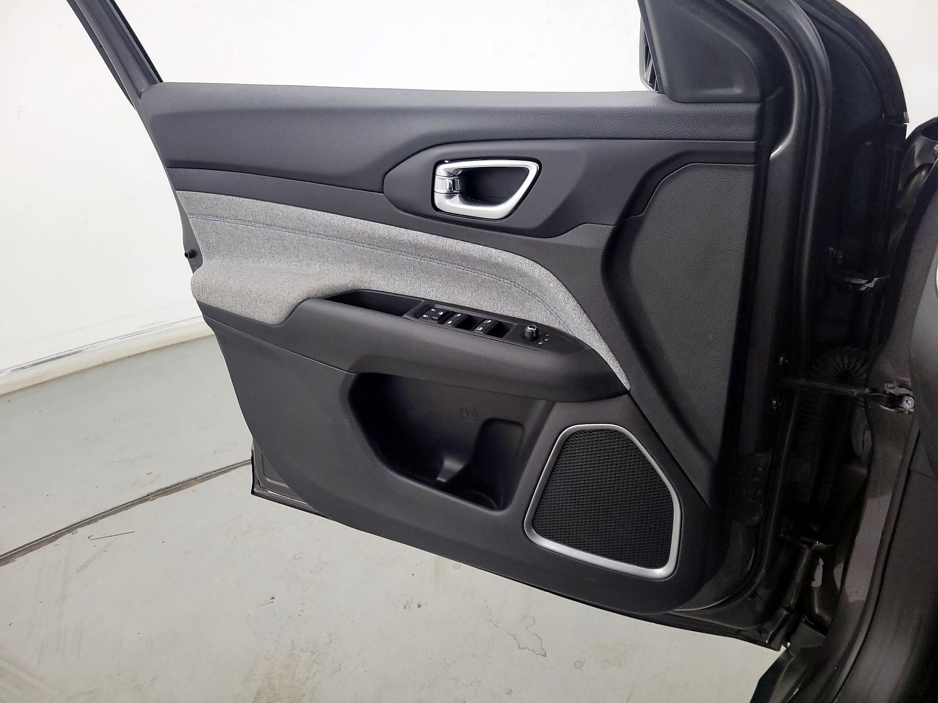 Thumbnail: 2022 Jeep Compass - 12