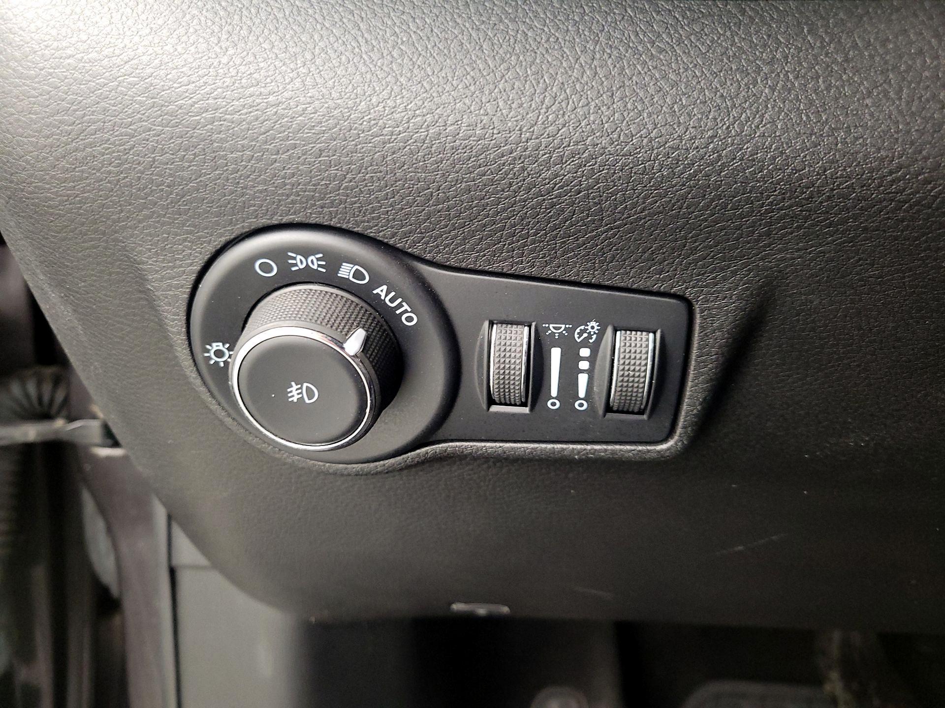 Thumbnail: 2022 Jeep Compass - 13