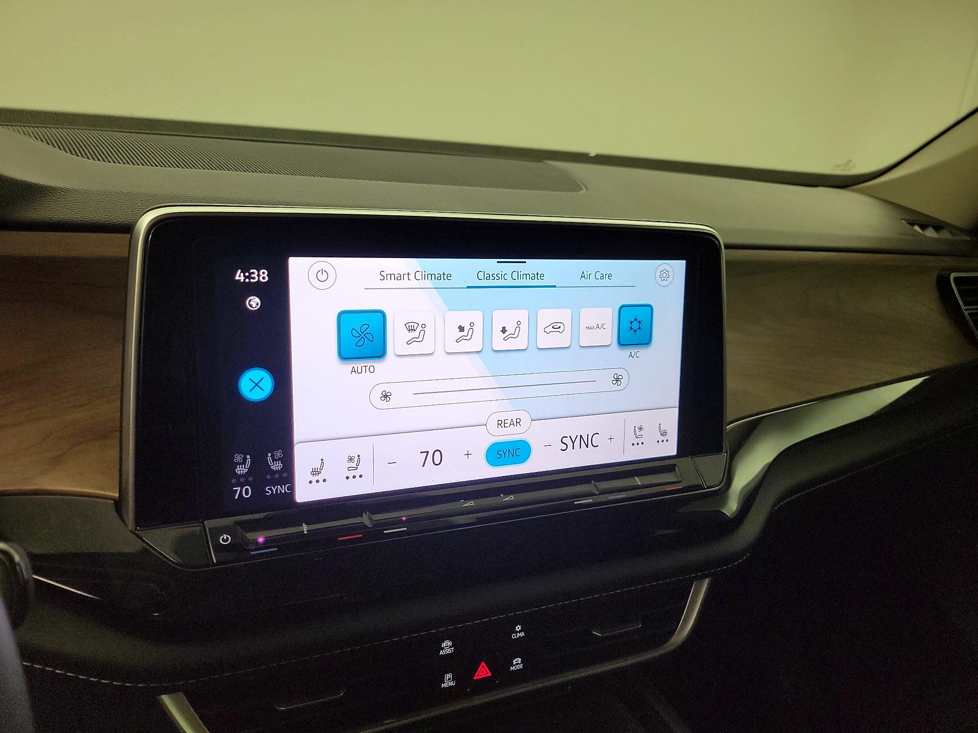 Thumbnail: 2024 Volkswagen Atlas - 16