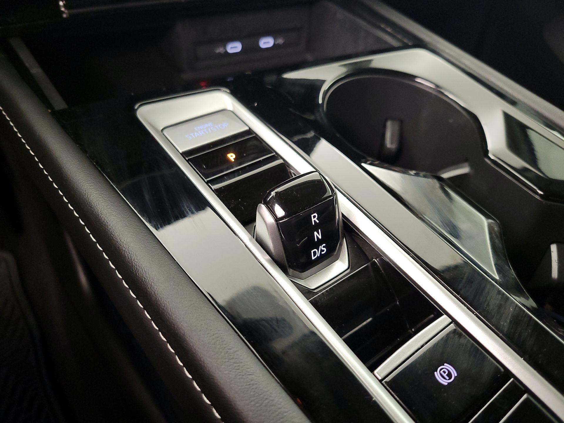 Thumbnail: 2024 Volkswagen Atlas - 17