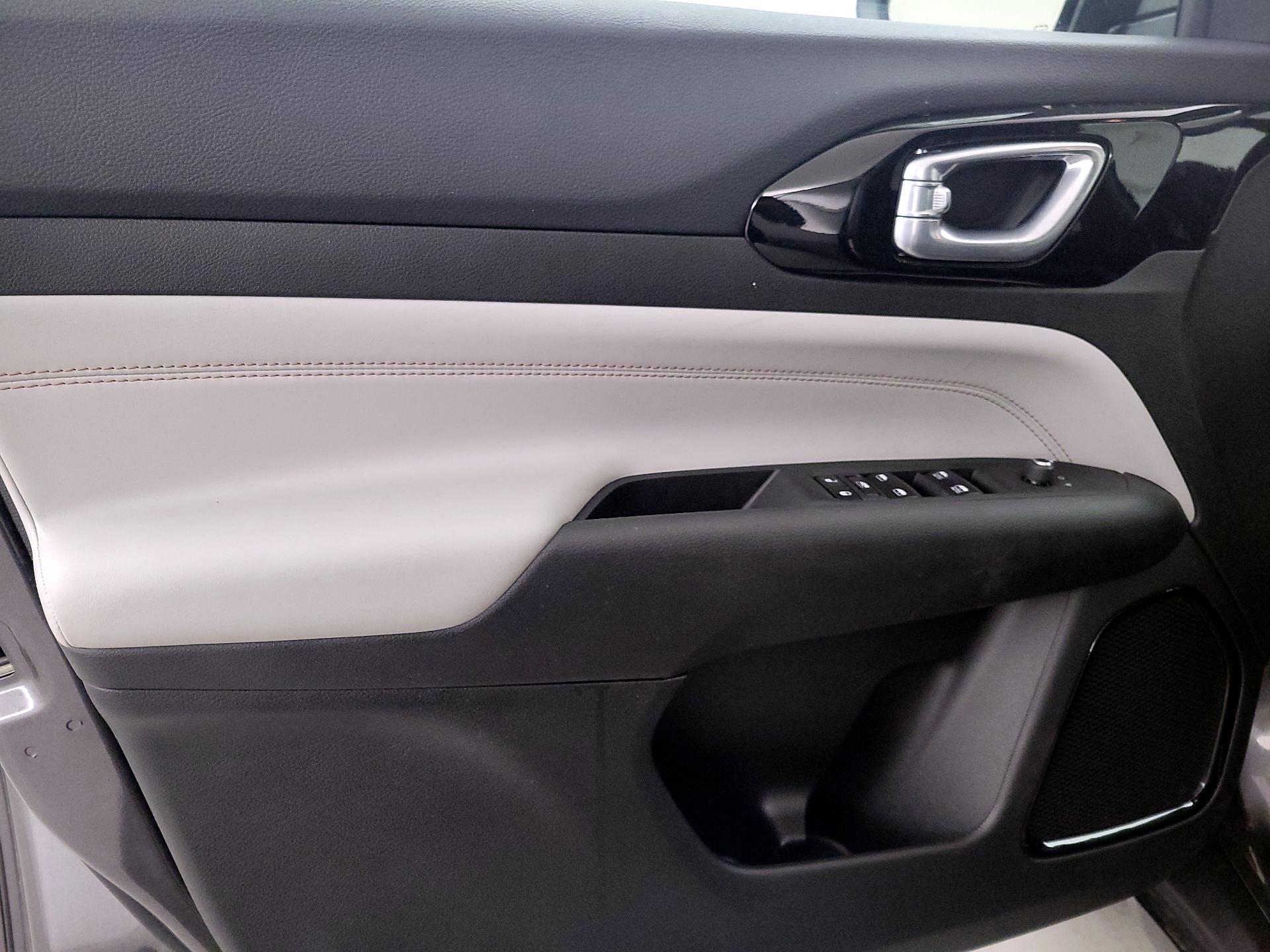 Thumbnail: 2023 Jeep Compass - 12