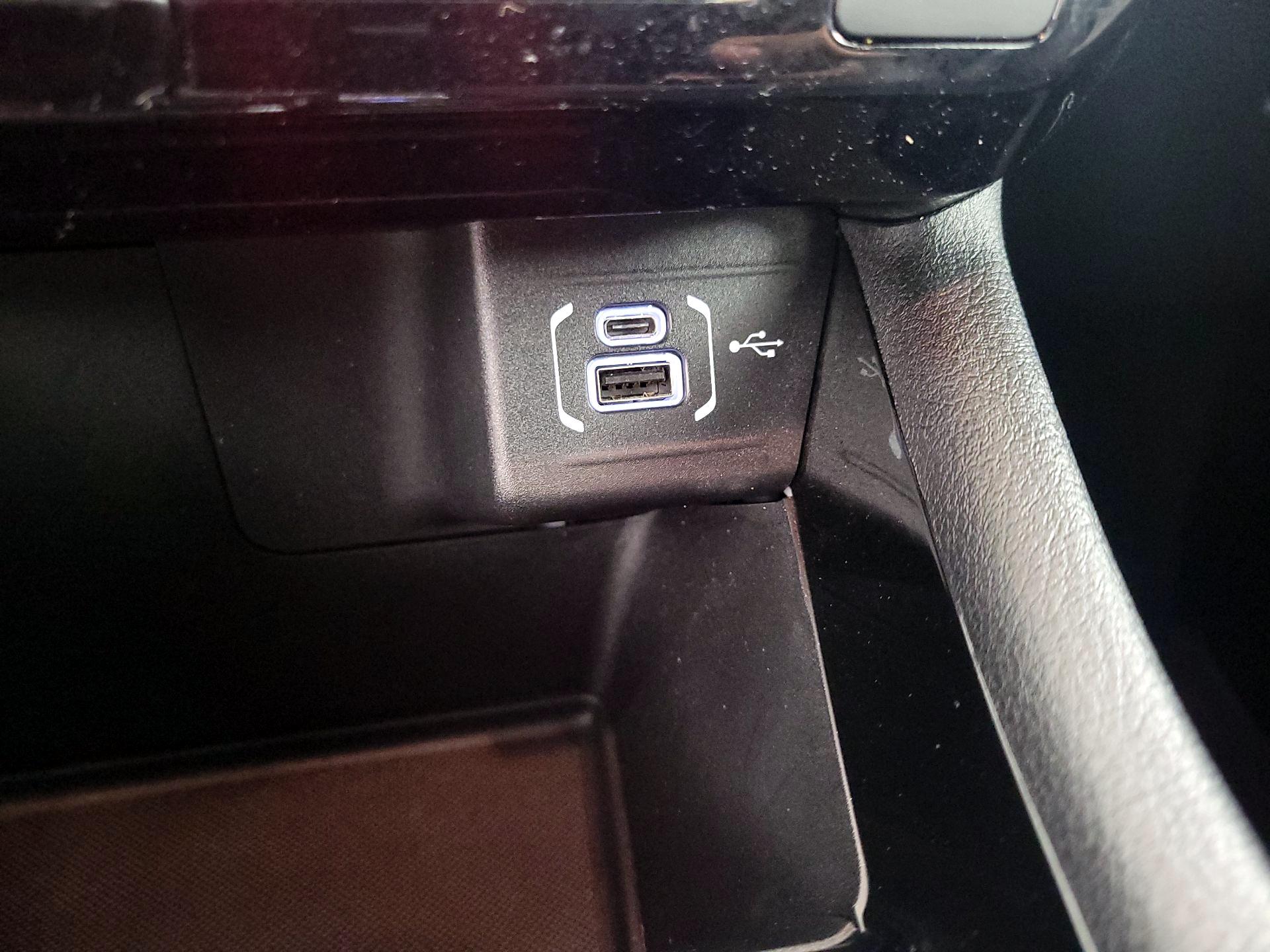 Thumbnail: 2023 Jeep Compass - 18