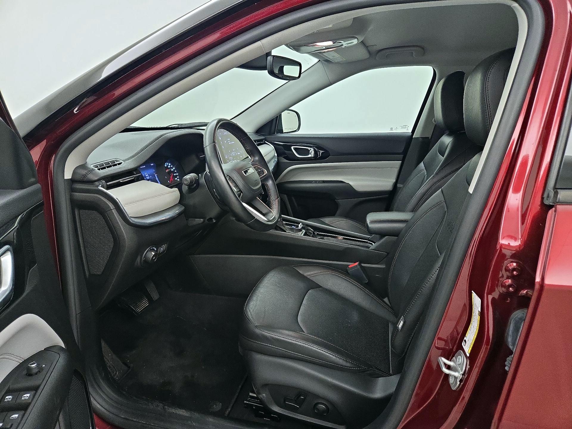 Thumbnail: 2022 Jeep Compass - 11