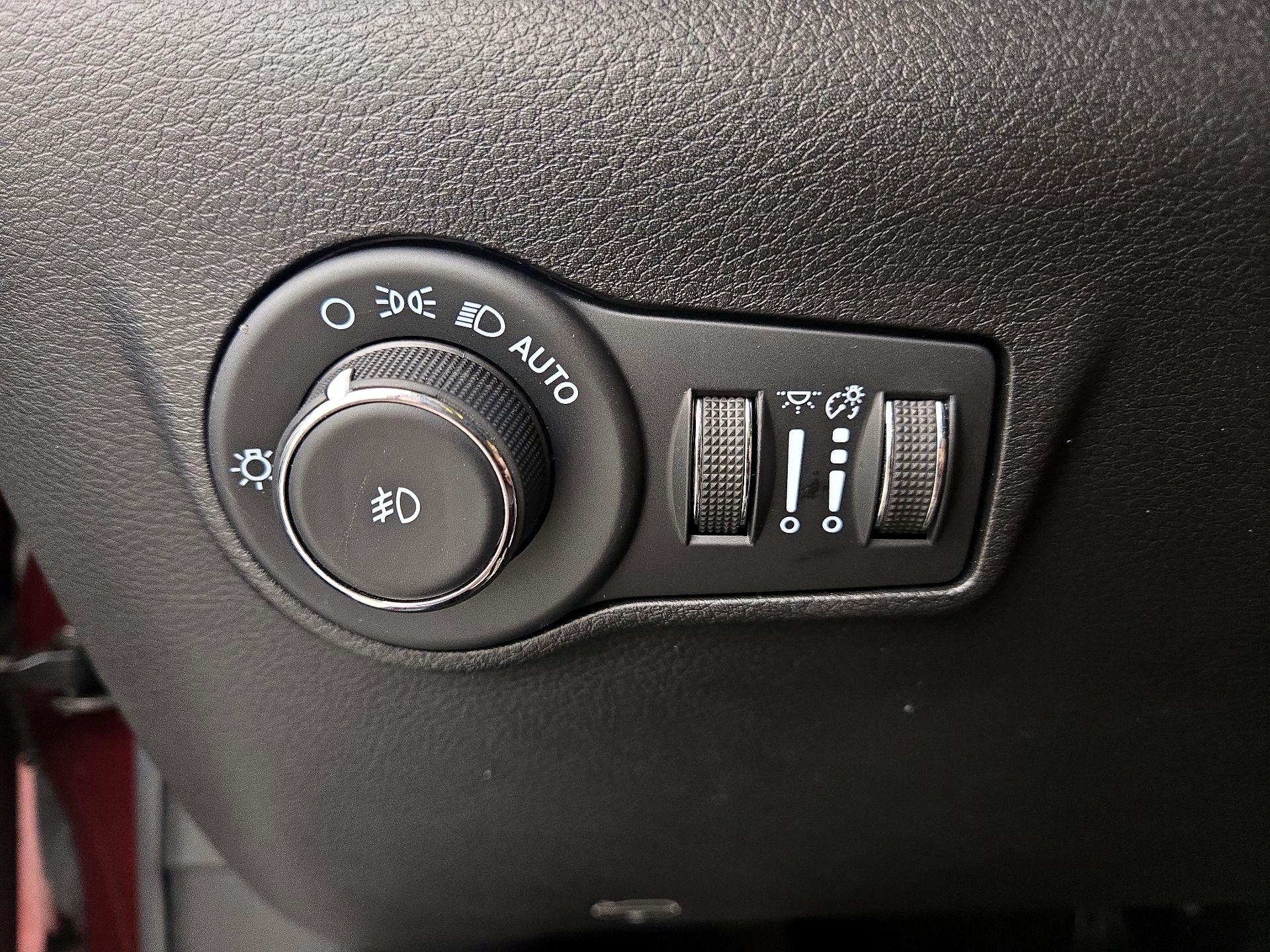 Thumbnail: 2022 Jeep Compass - 13