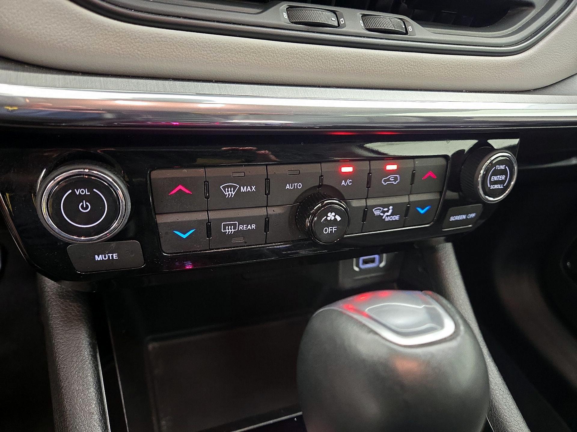 Thumbnail: 2022 Jeep Compass - 16