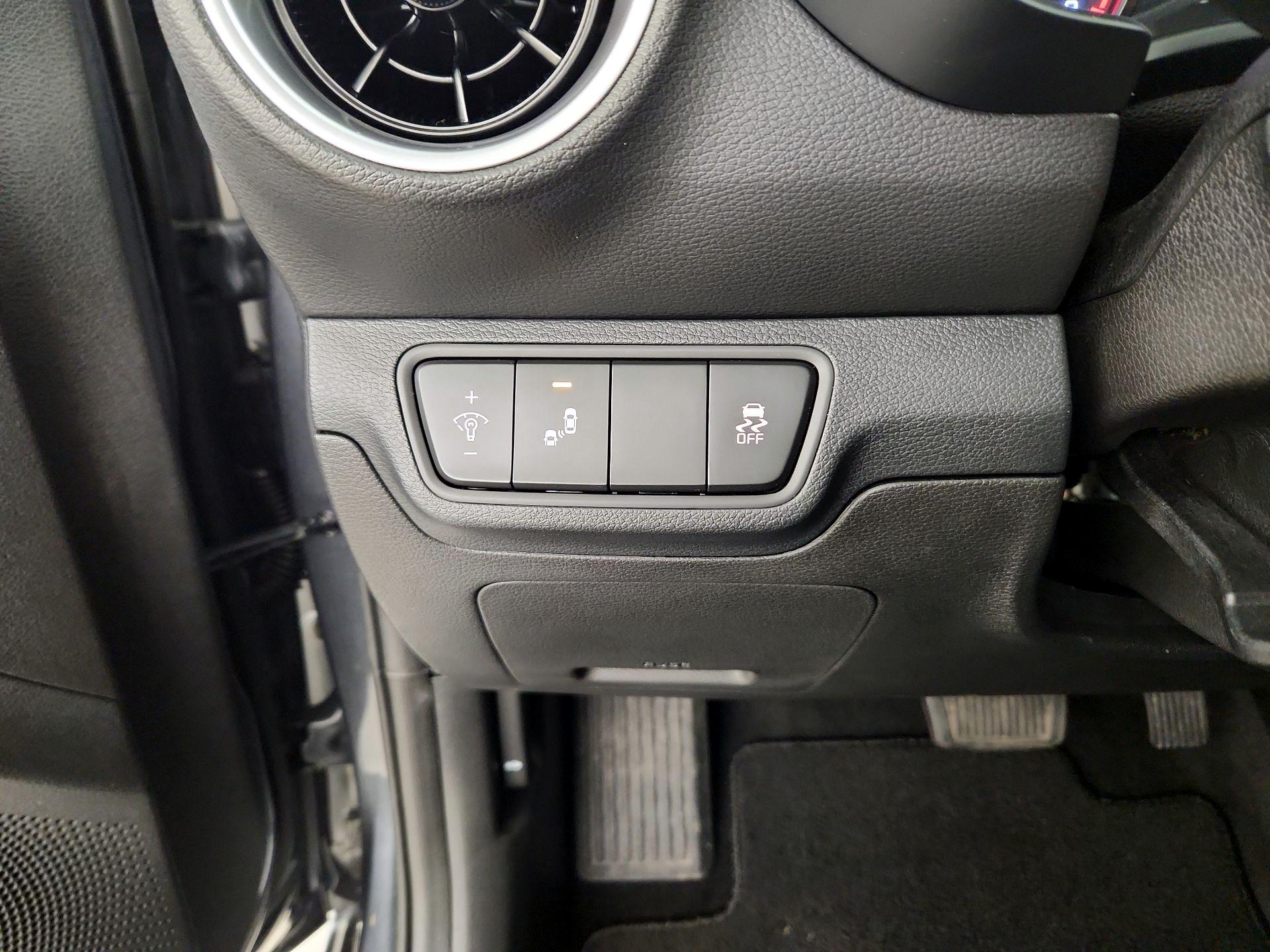 Thumbnail: 2023 Kia Forte - 13