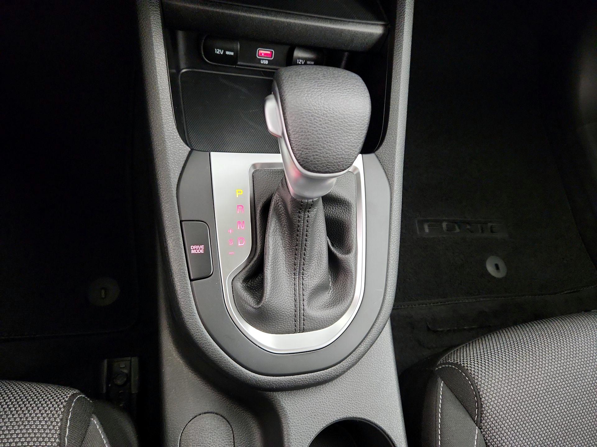 Thumbnail: 2023 Kia Forte - 17