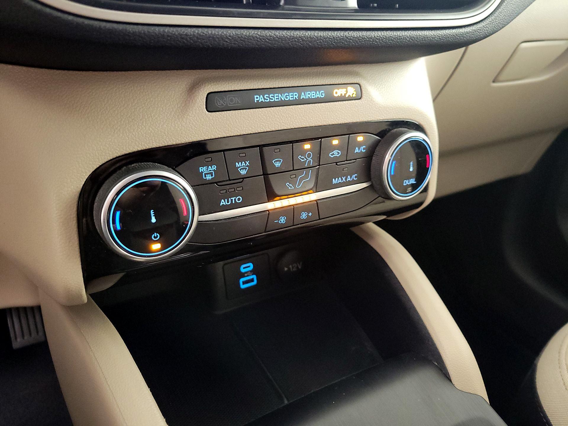 Thumbnail: 2022 Ford Escape - 16