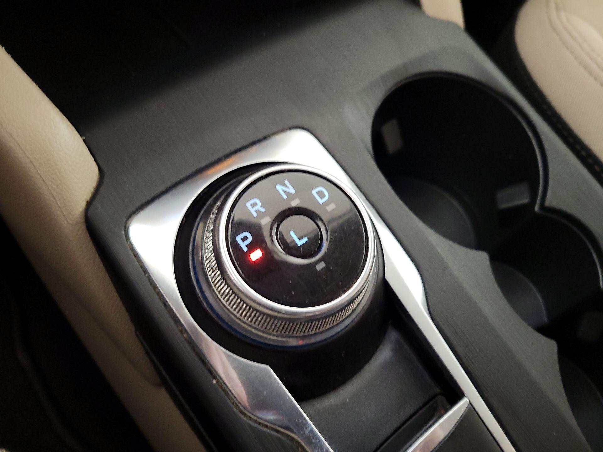 Thumbnail: 2022 Ford Escape - 17