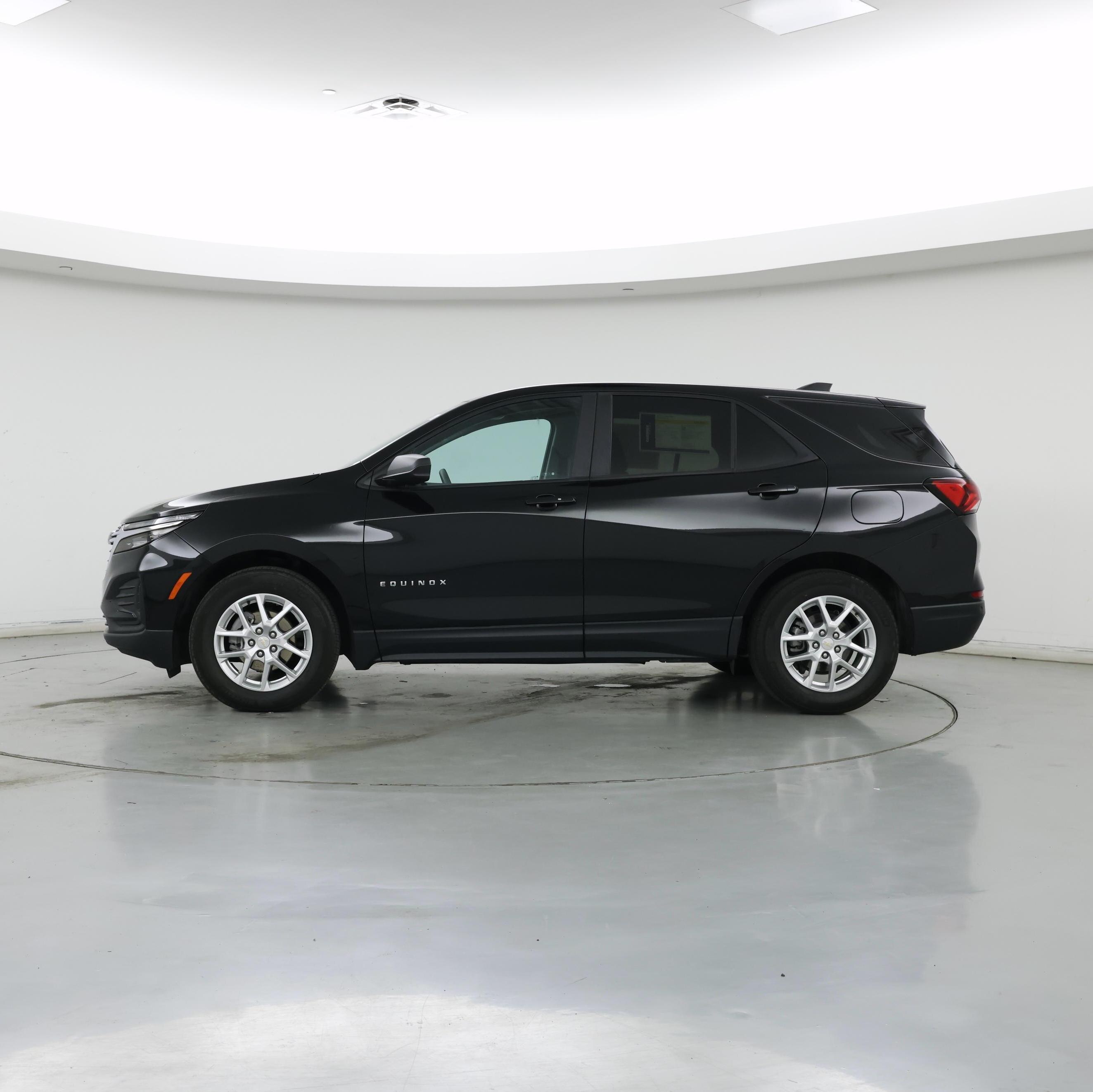 Thumbnail: 2023 Chevrolet Equinox - 3