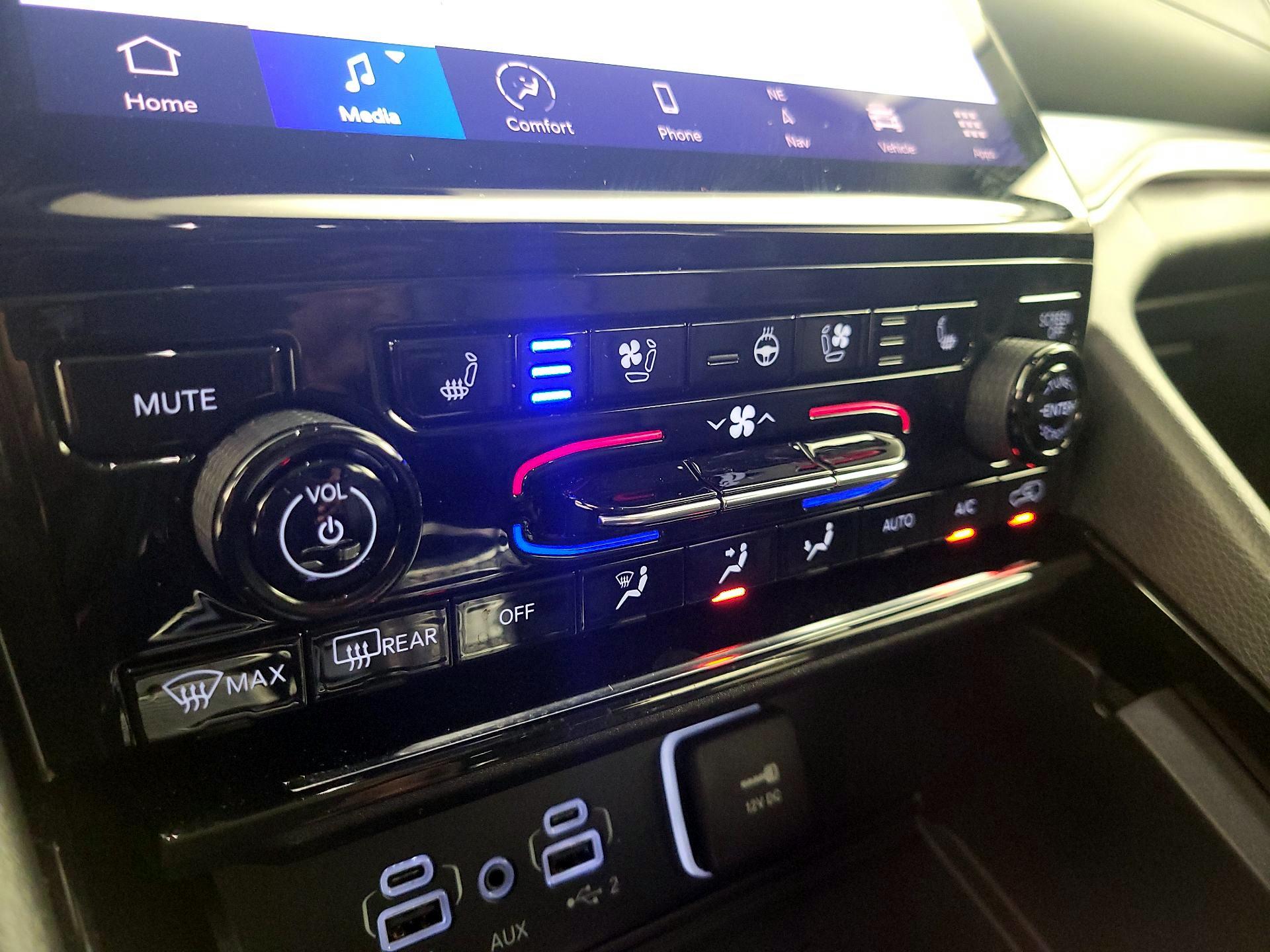 Thumbnail: 2023 Jeep Grand Cherokee - 17